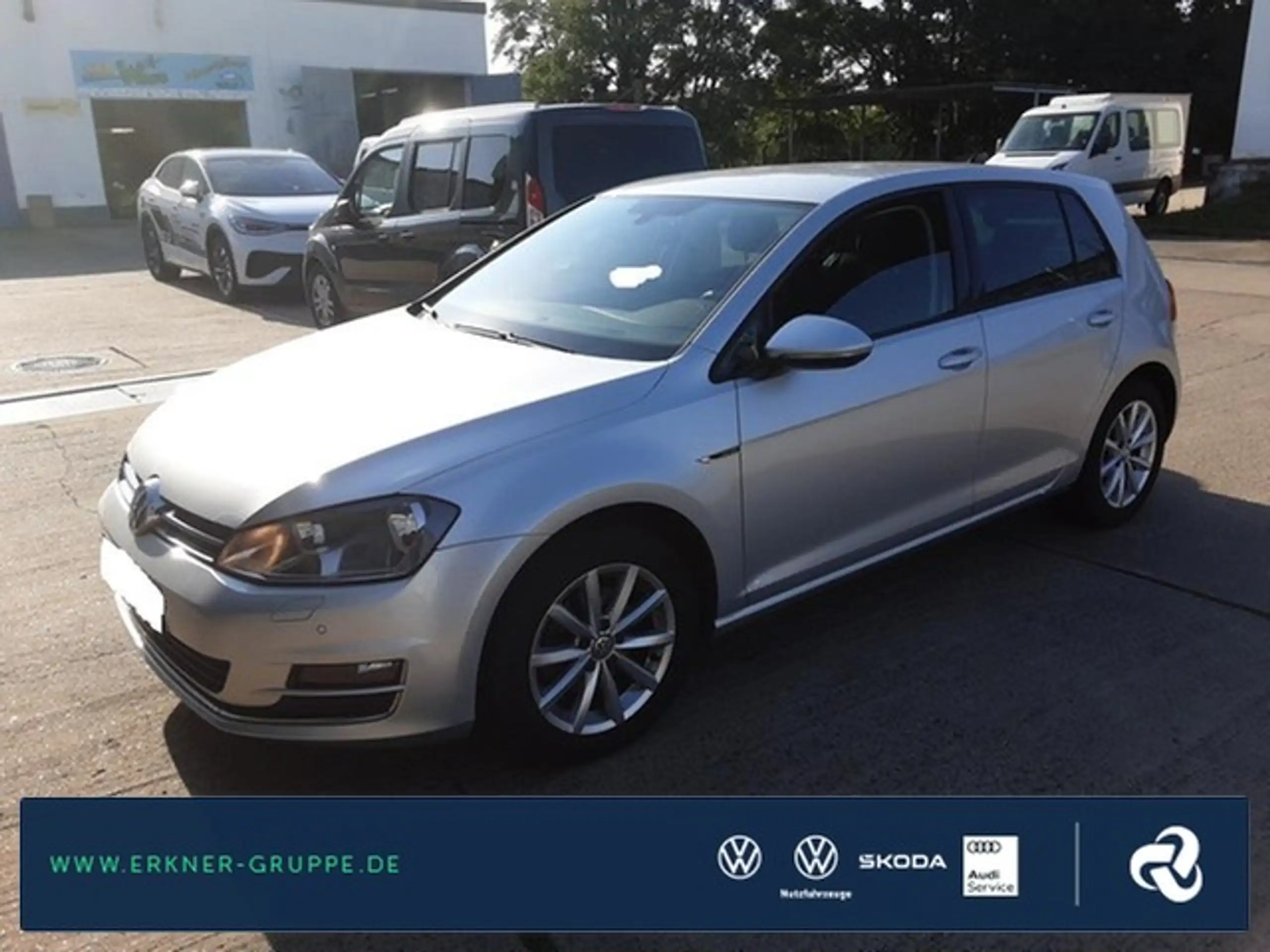 Volkswagen - Golf