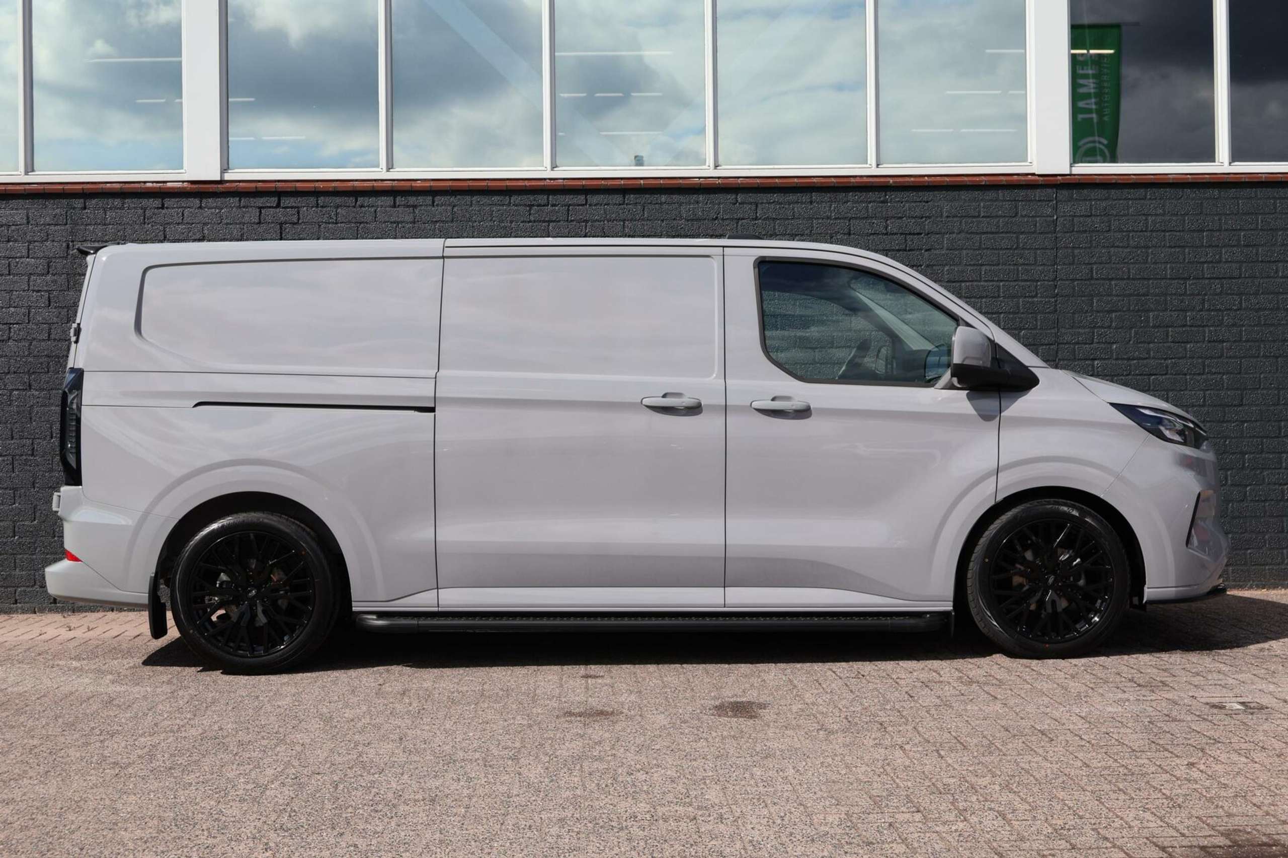 Ford - Transit Custom