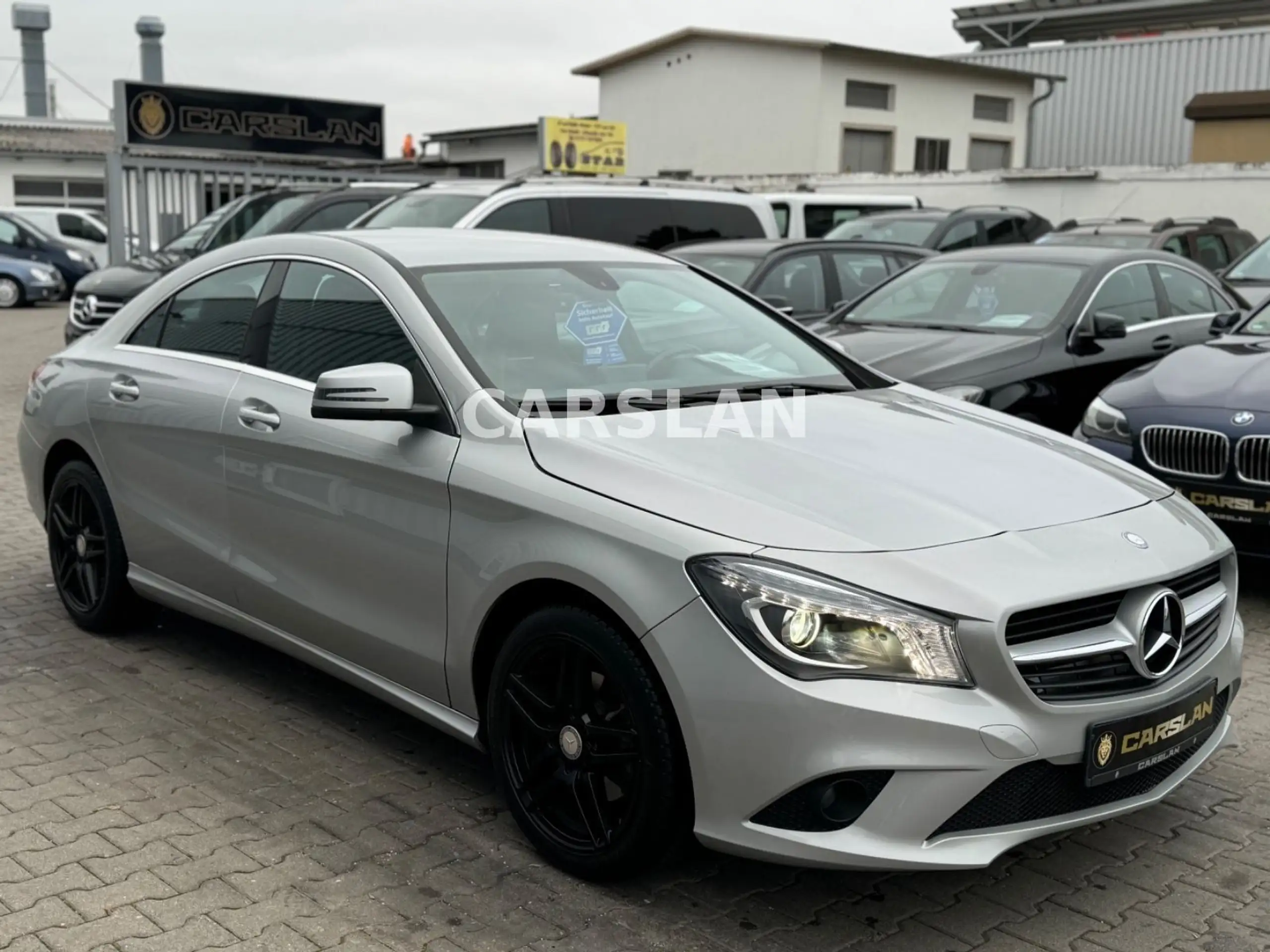 Mercedes-Benz - CLA 200