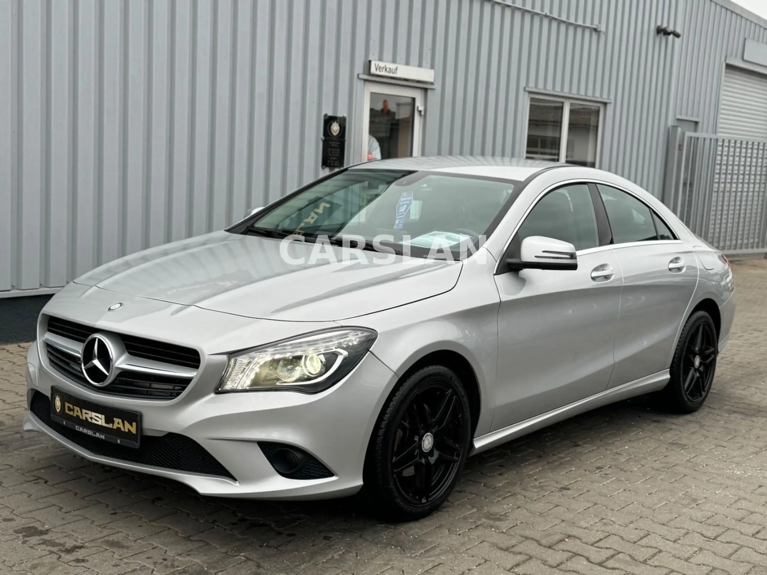 Mercedes-Benz - CLA 200