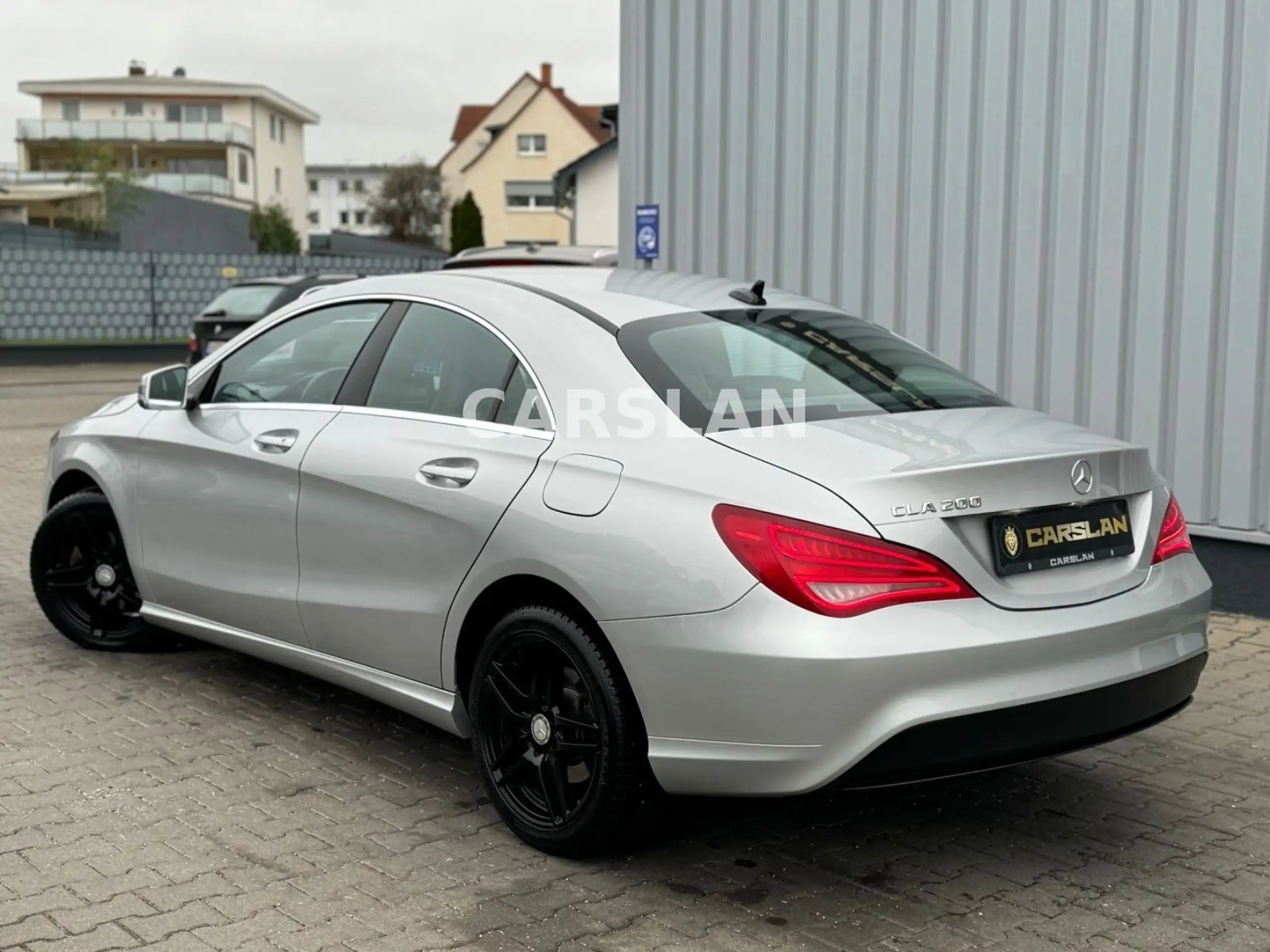 Mercedes-Benz - CLA 200