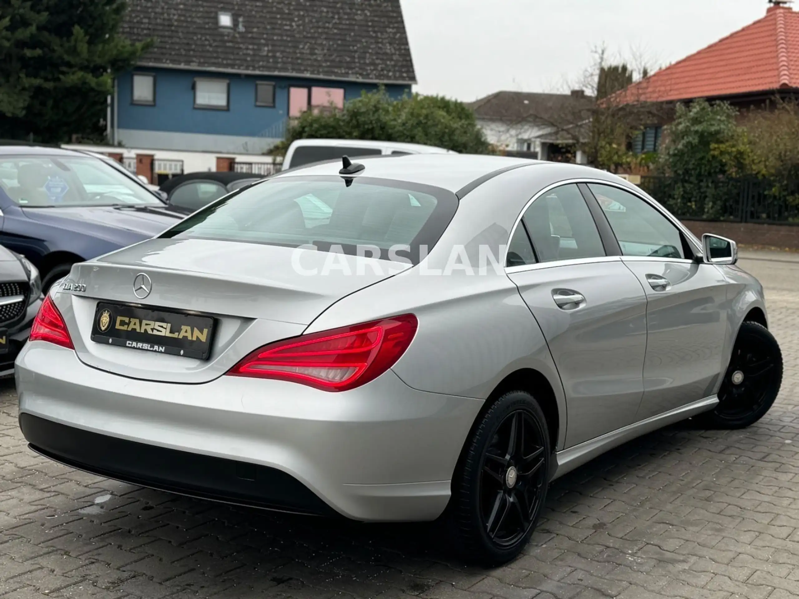 Mercedes-Benz - CLA 200