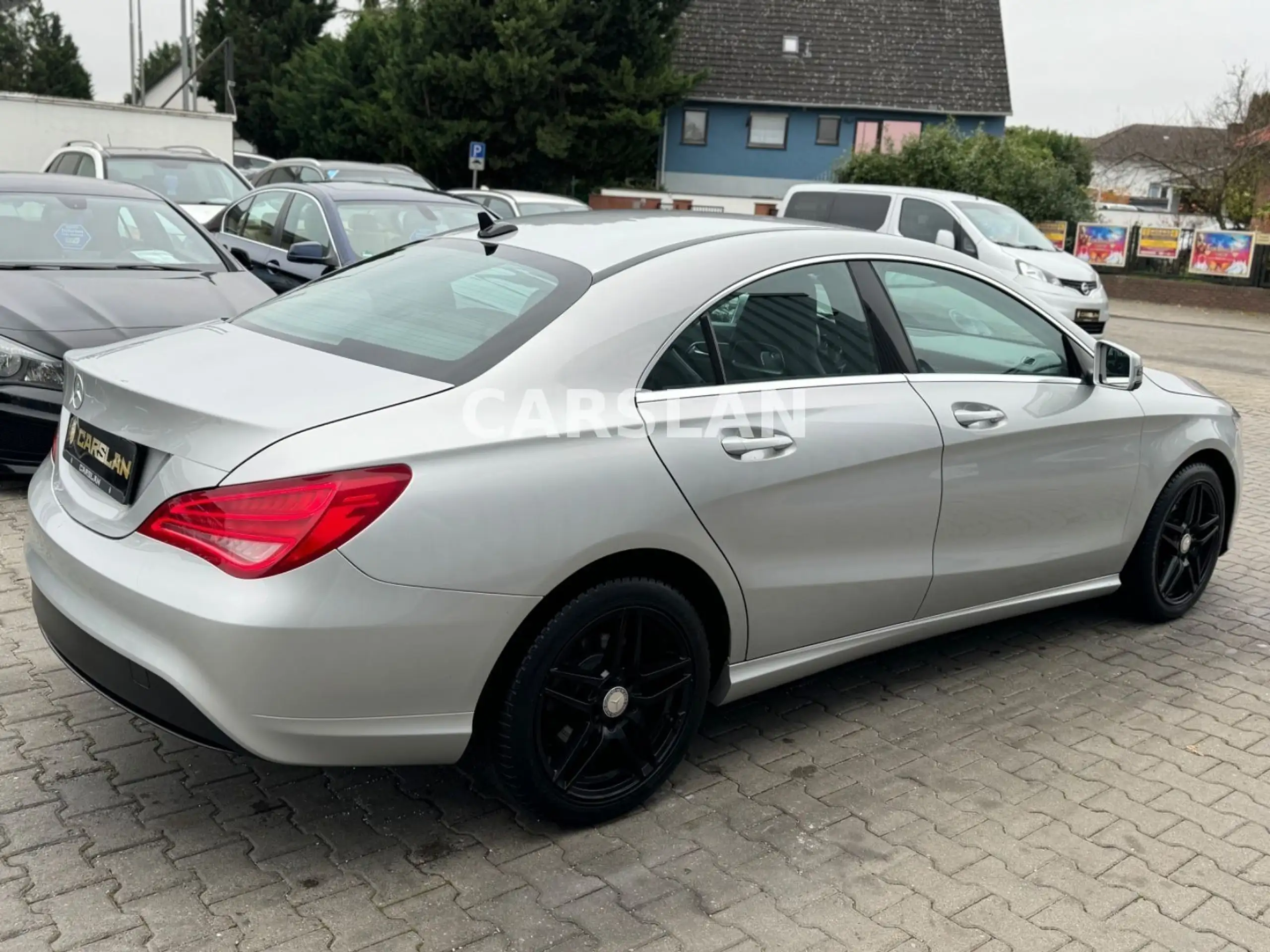 Mercedes-Benz - CLA 200