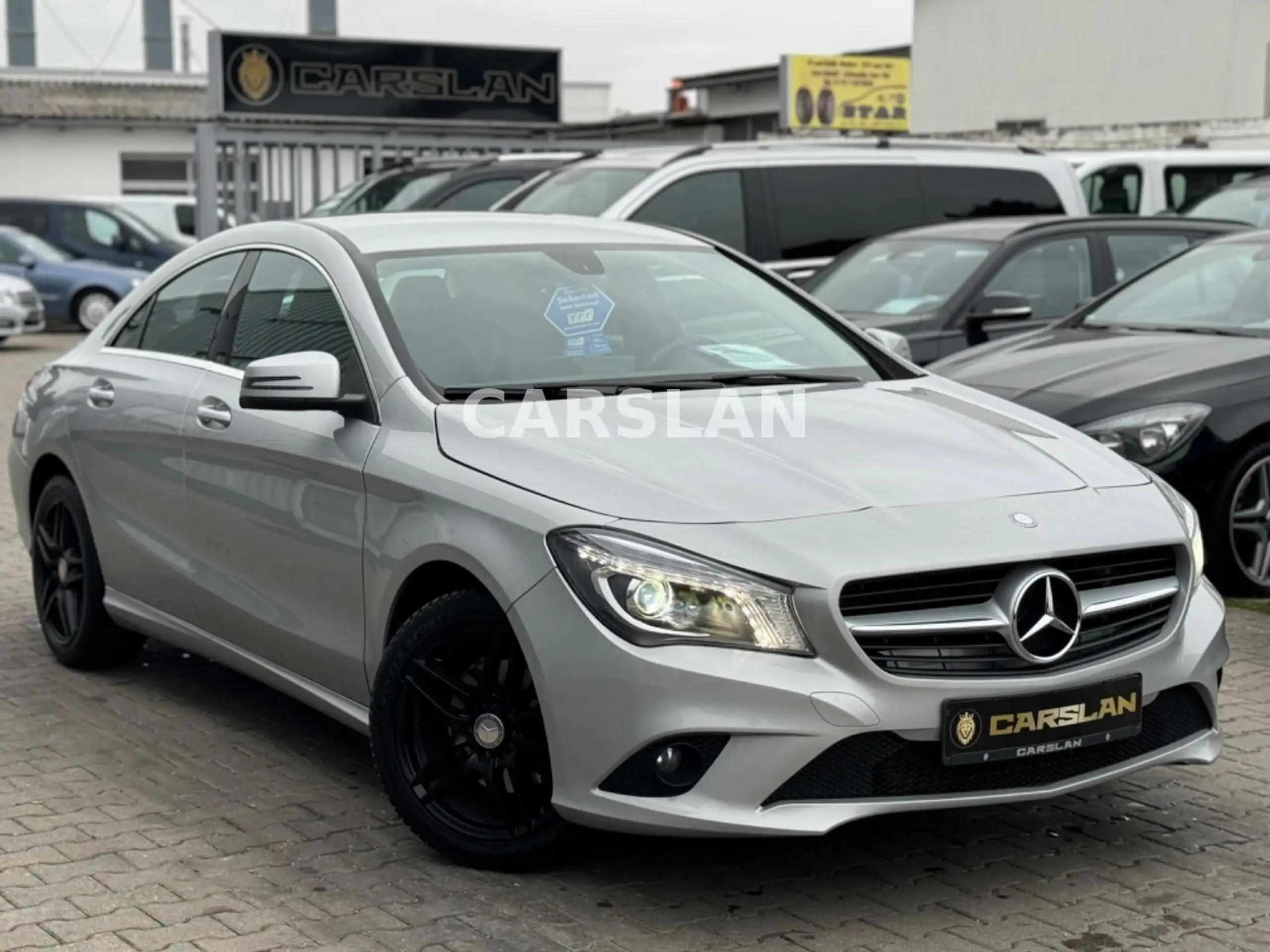 Mercedes-Benz - CLA 200