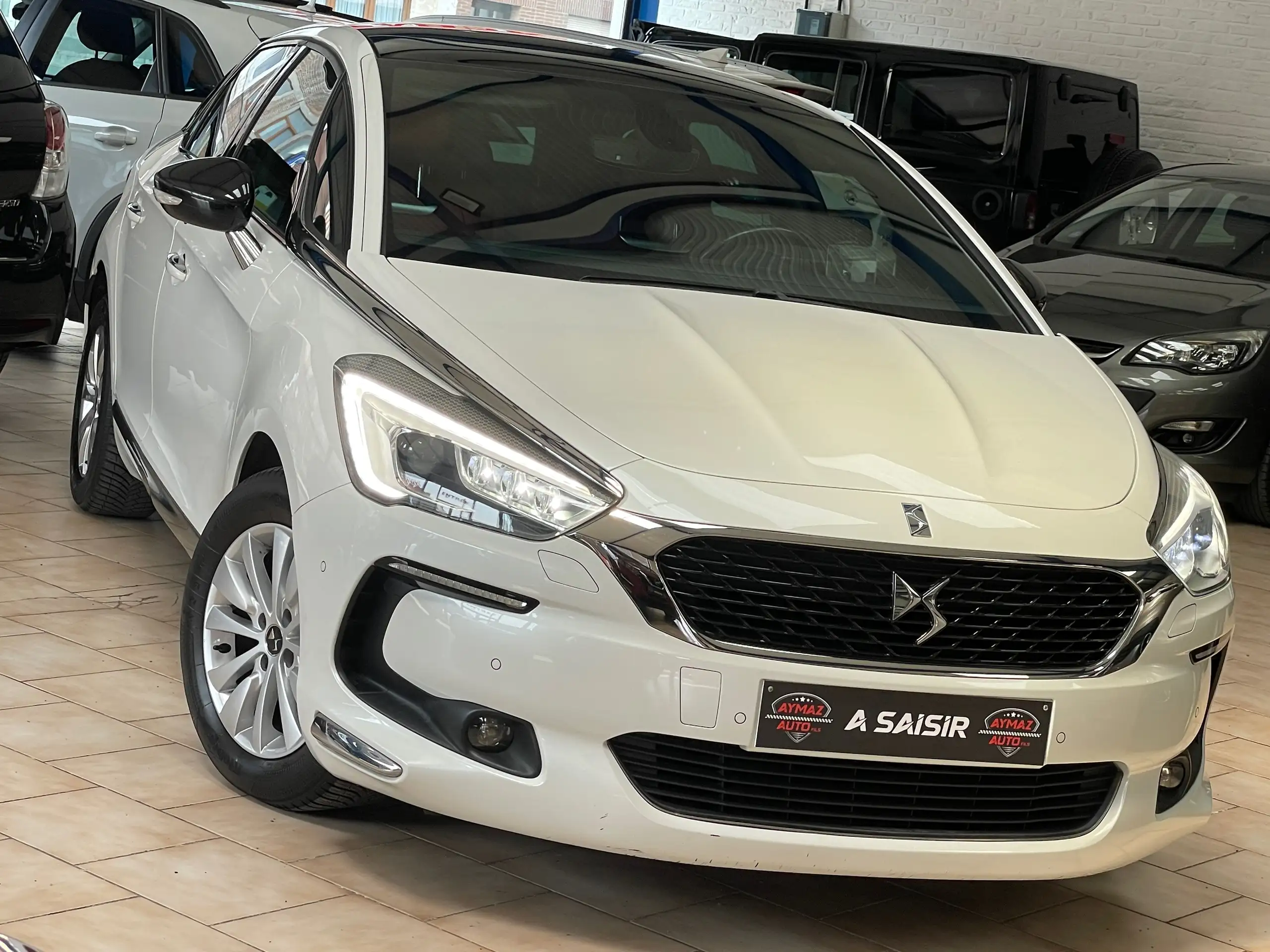 DS Automobiles - DS 5