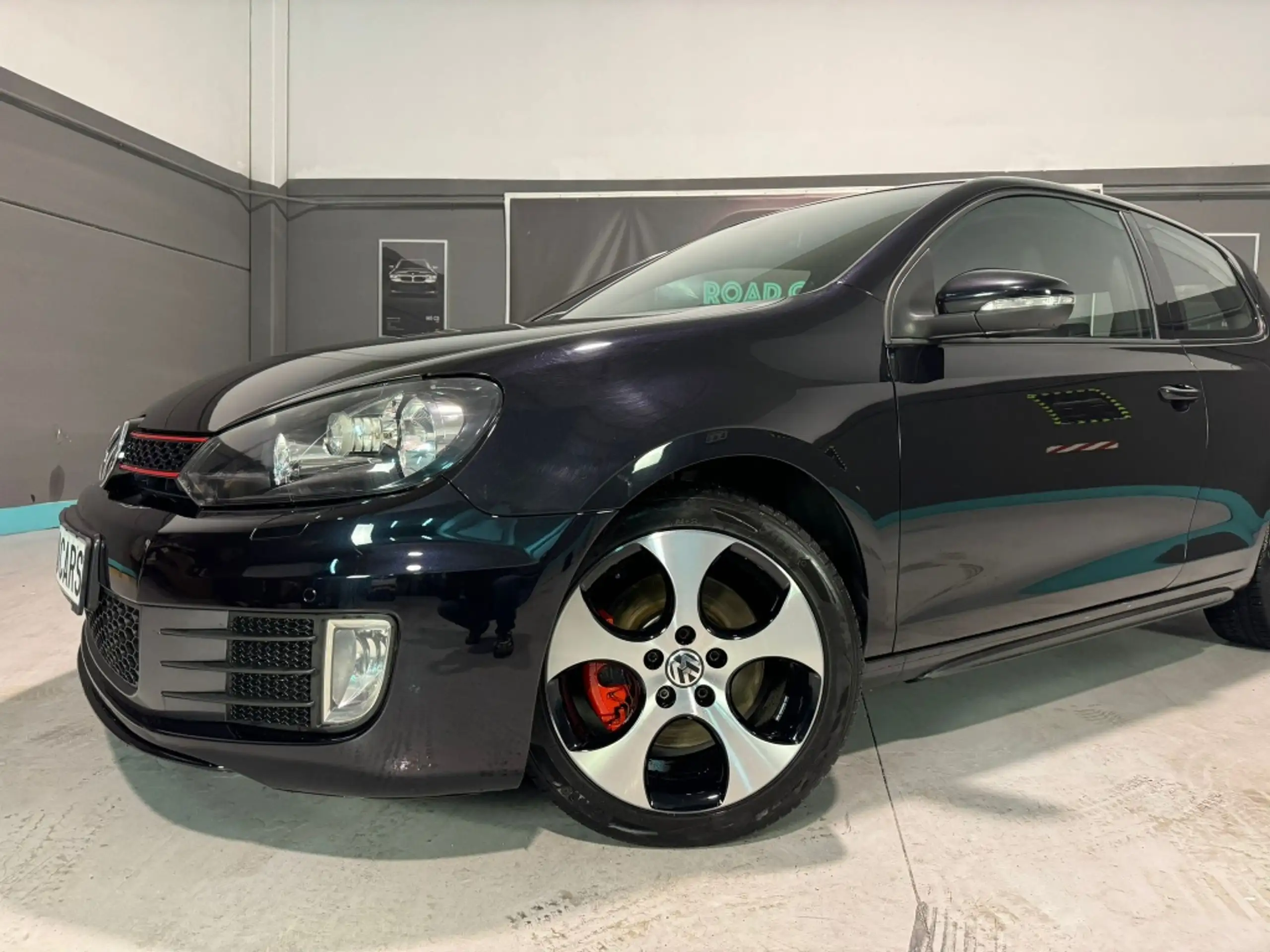 Volkswagen - Golf GTI