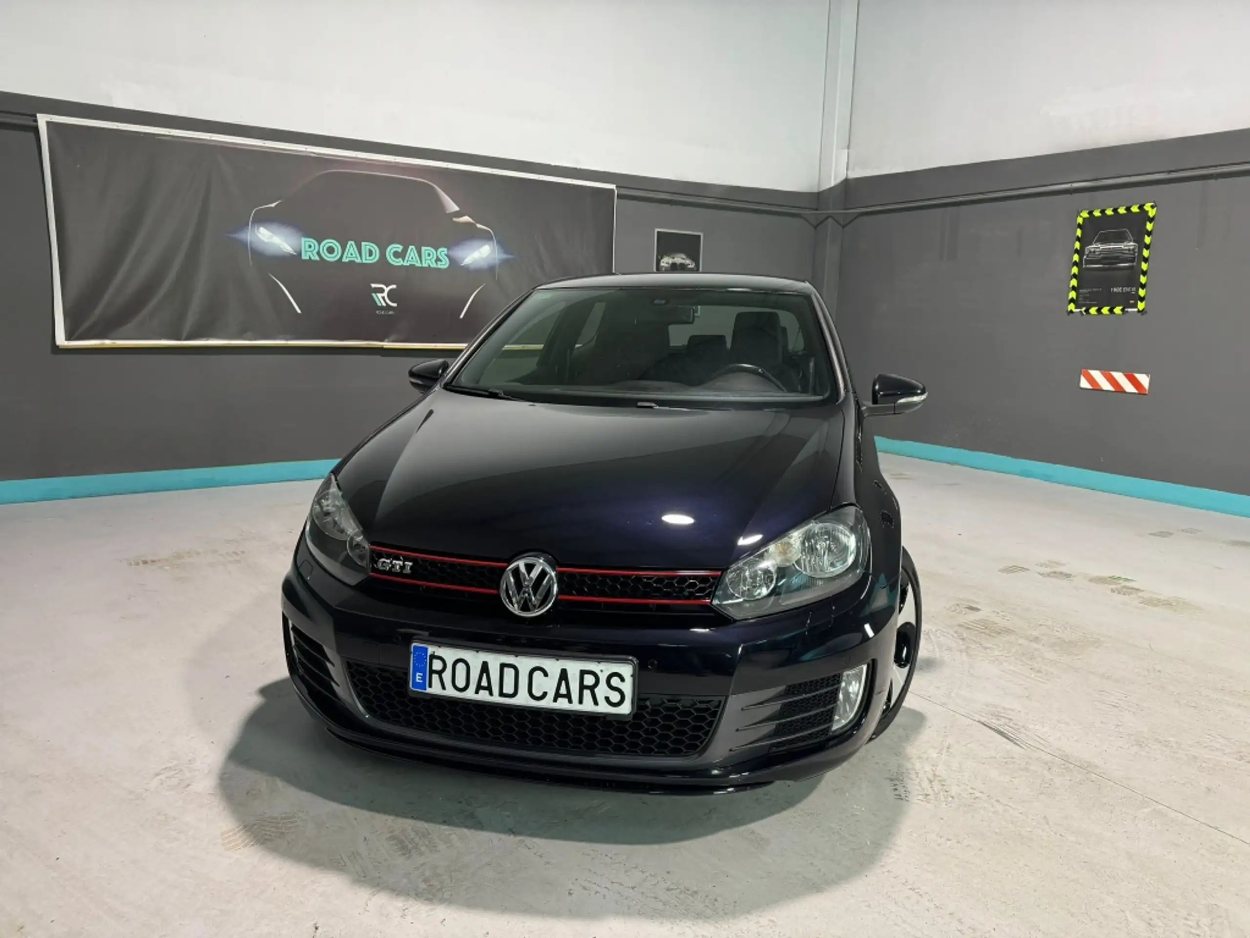 Volkswagen - Golf GTI