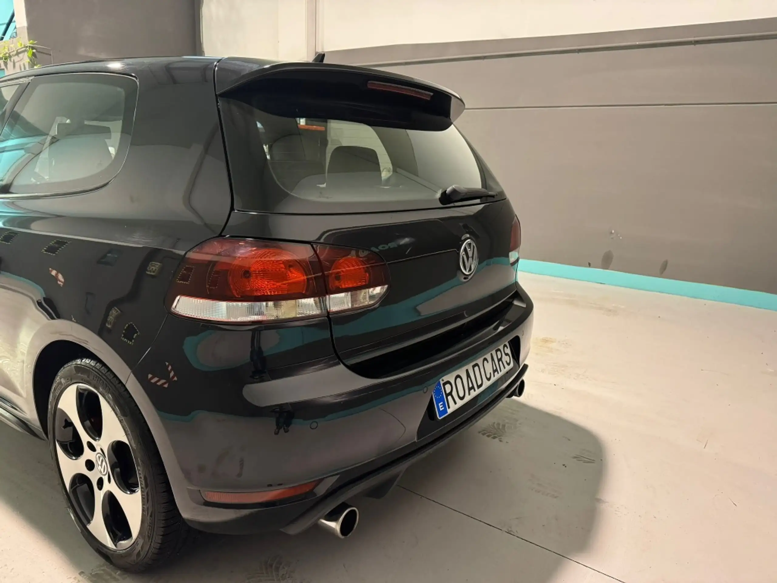 Volkswagen - Golf GTI