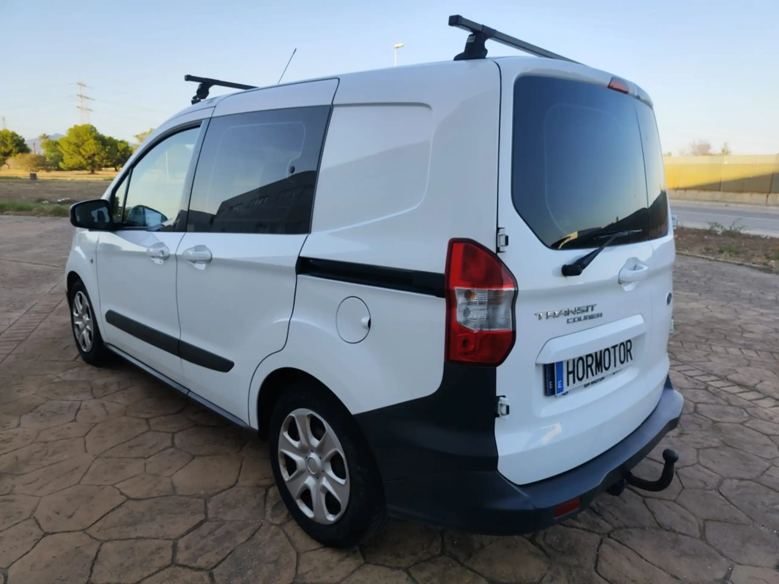 Ford - Tourneo Courier