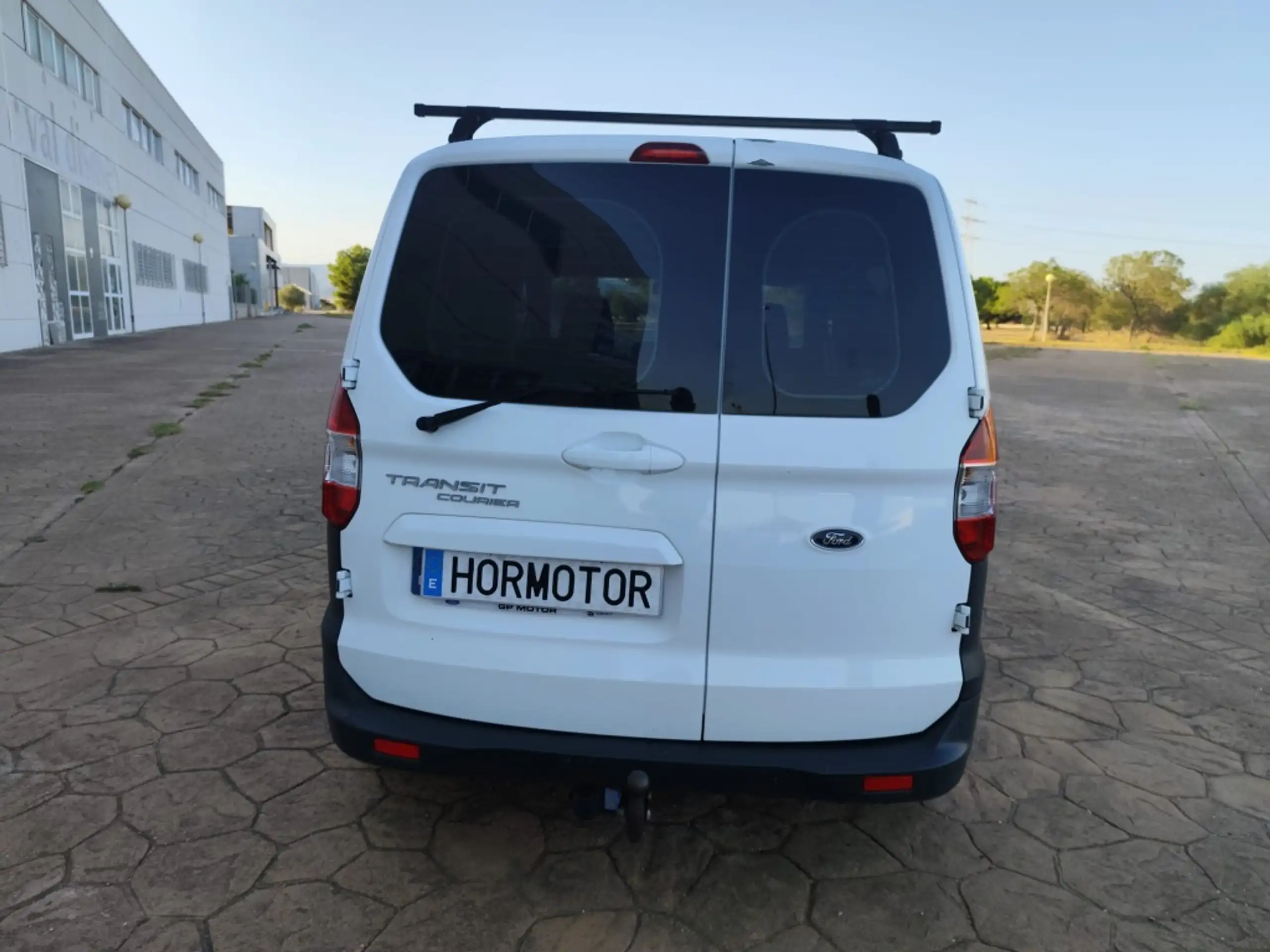 Ford - Tourneo Courier