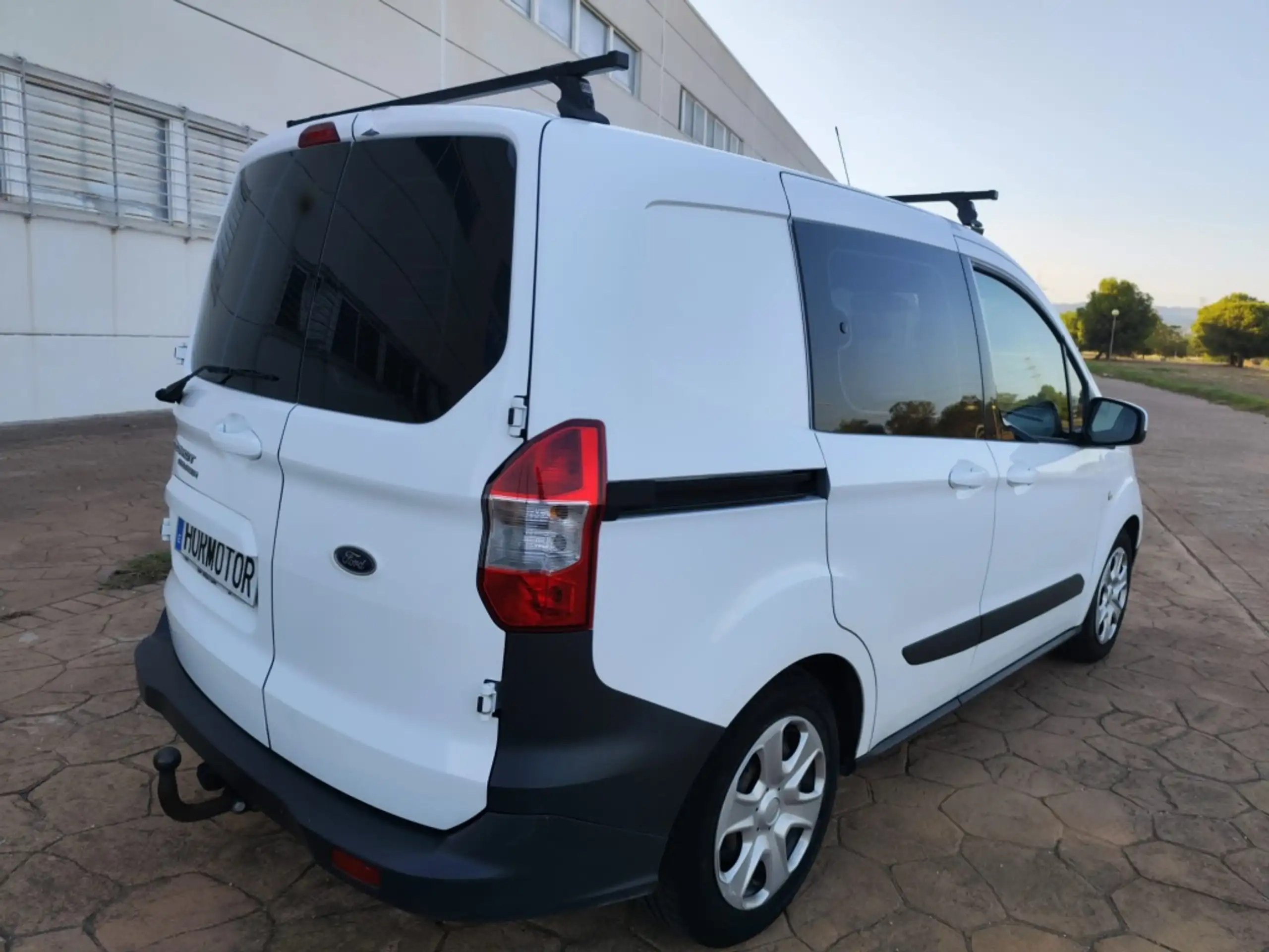 Ford - Tourneo Courier