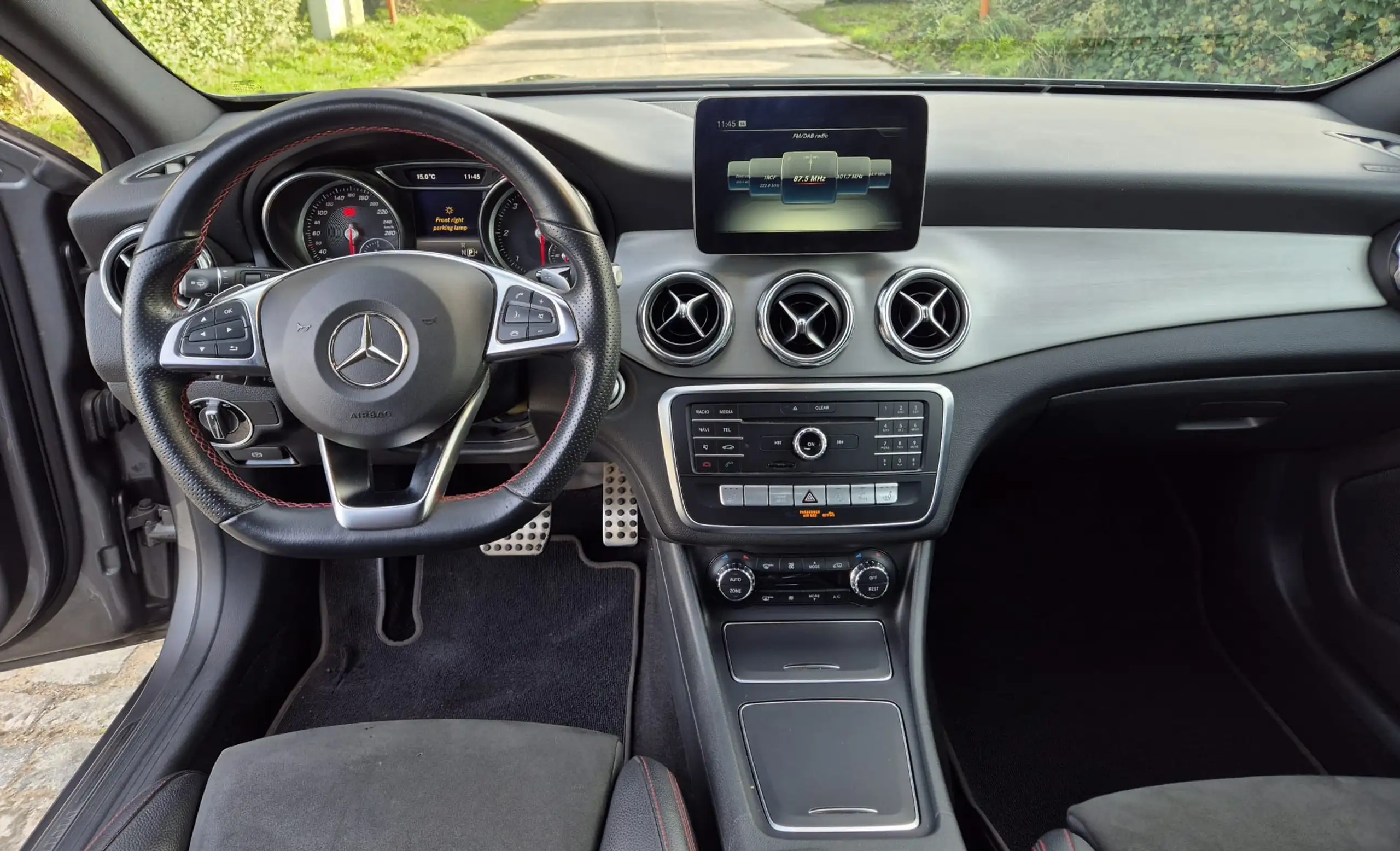 Mercedes-Benz - GLA 200