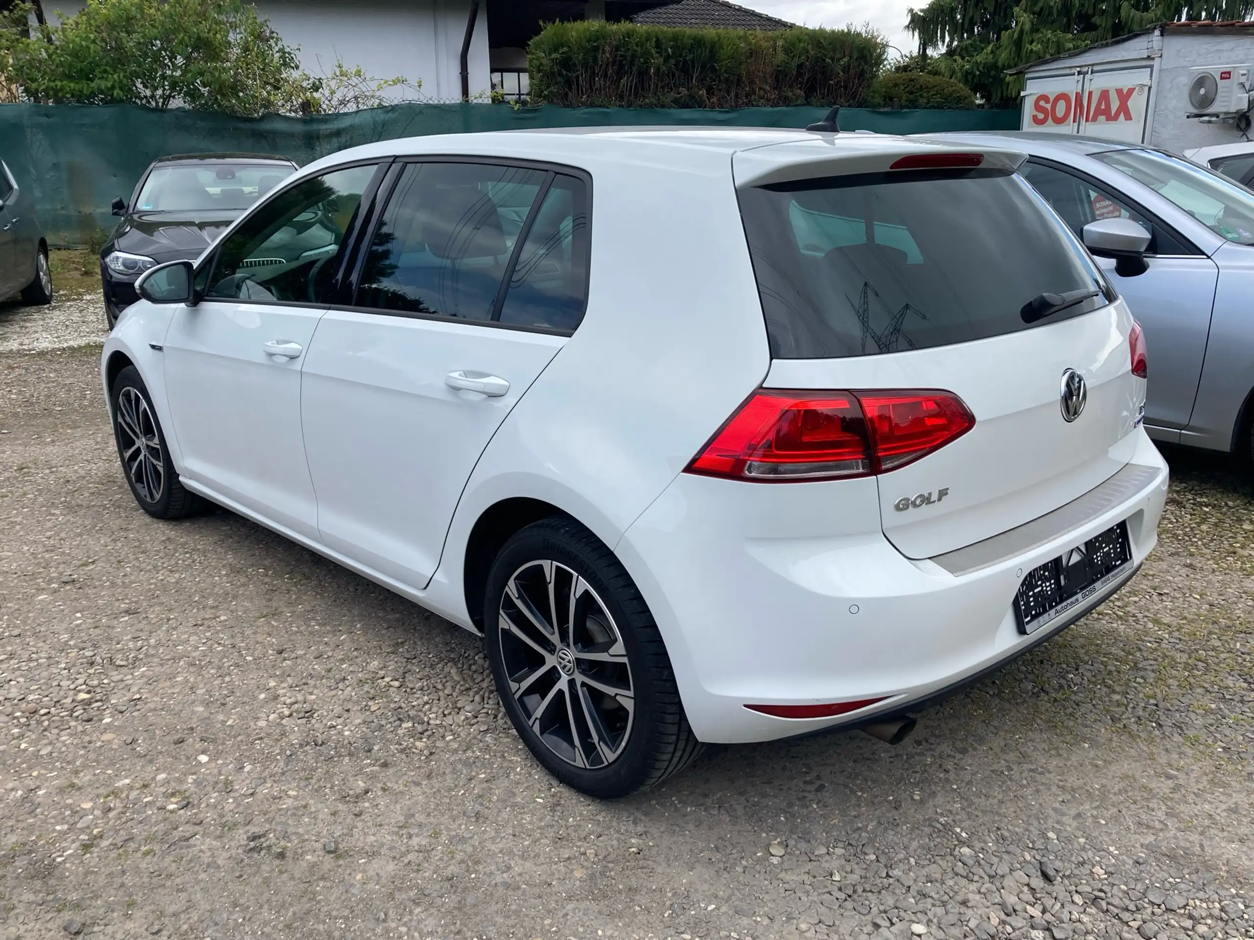 Volkswagen - Golf