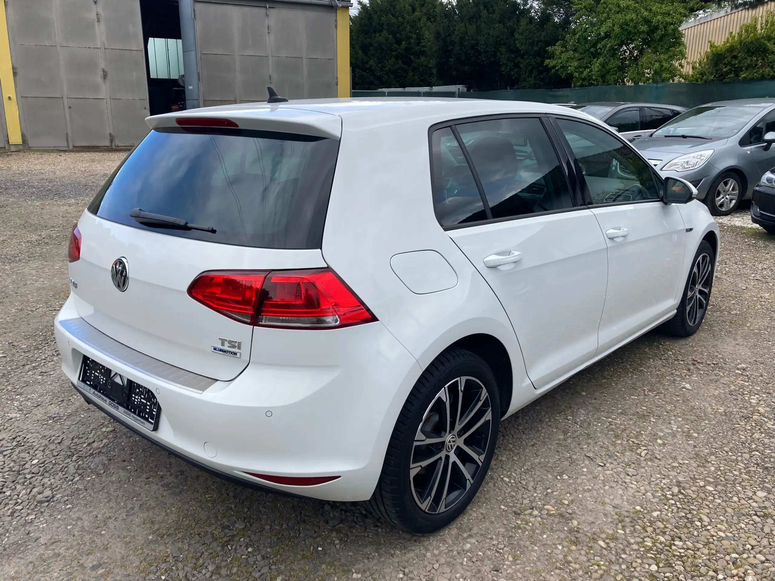 Volkswagen - Golf