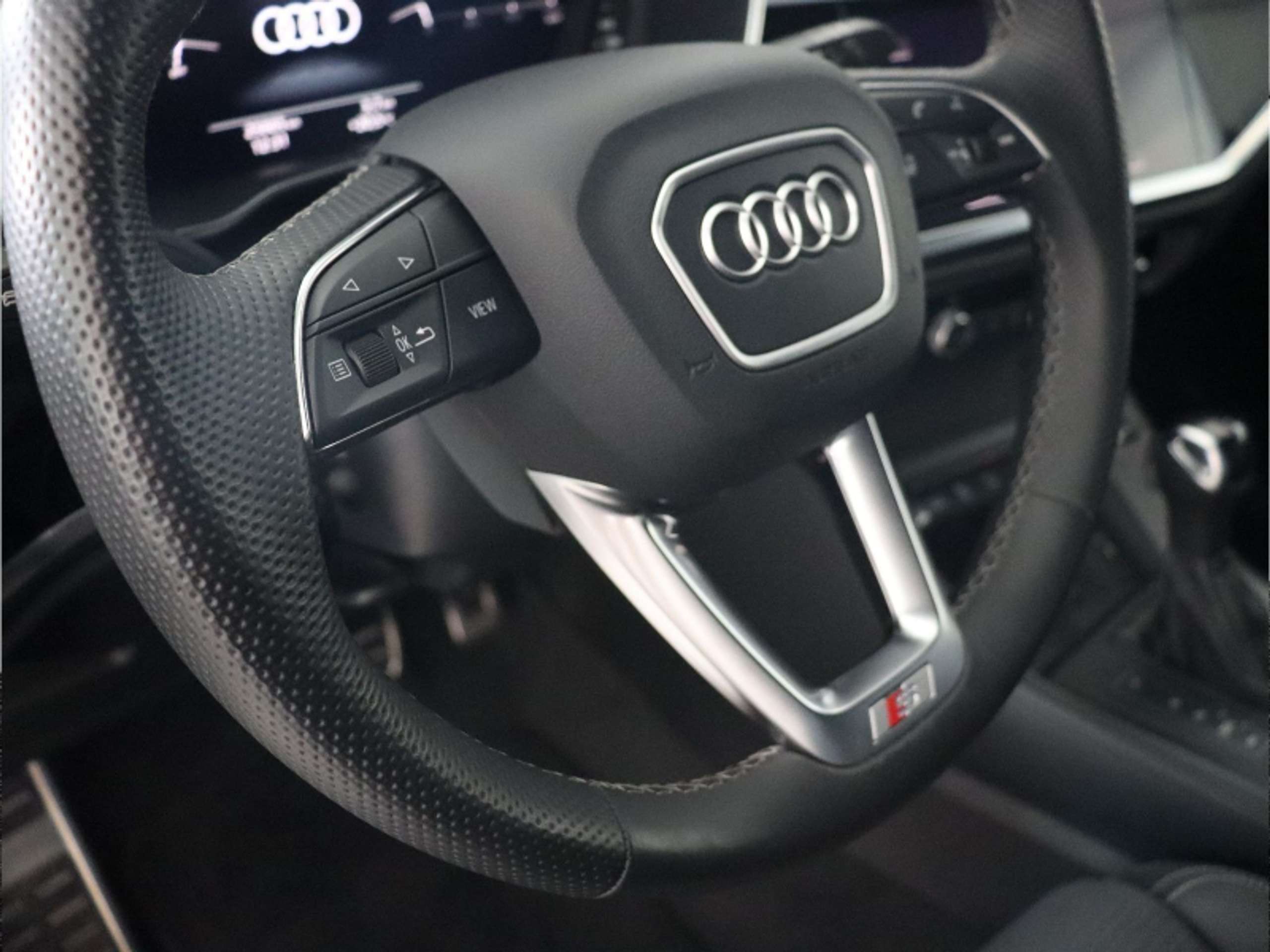 Audi - Q3