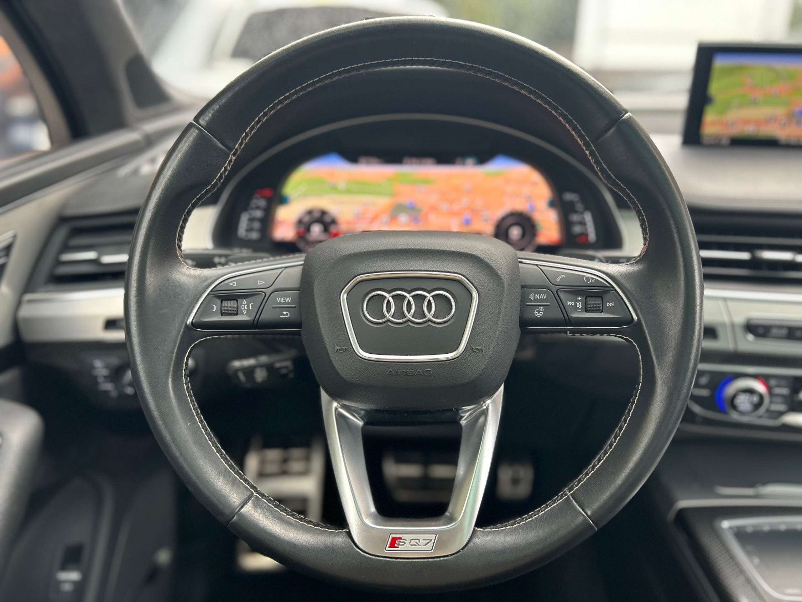 Audi - SQ7