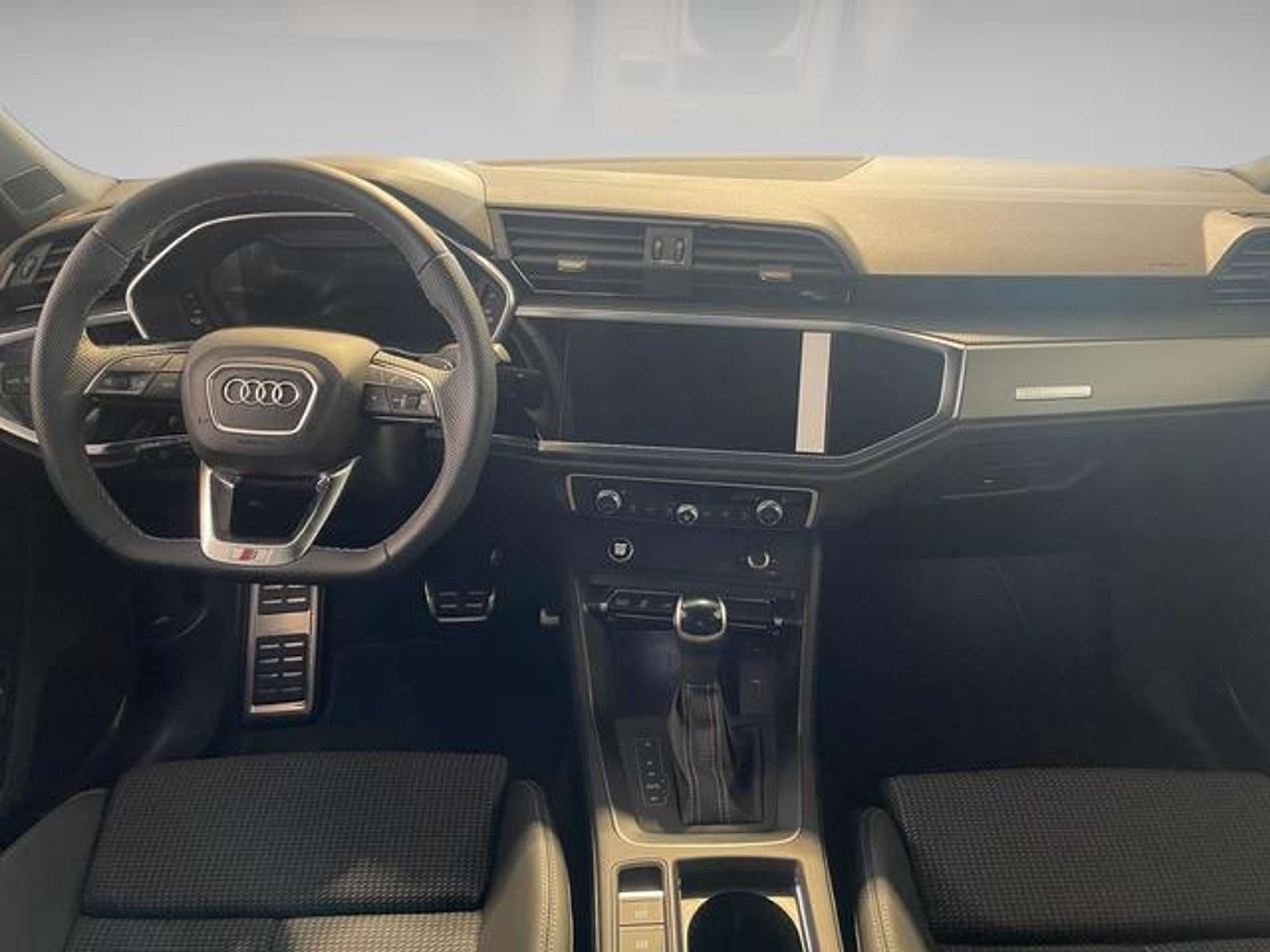 Audi - Q3