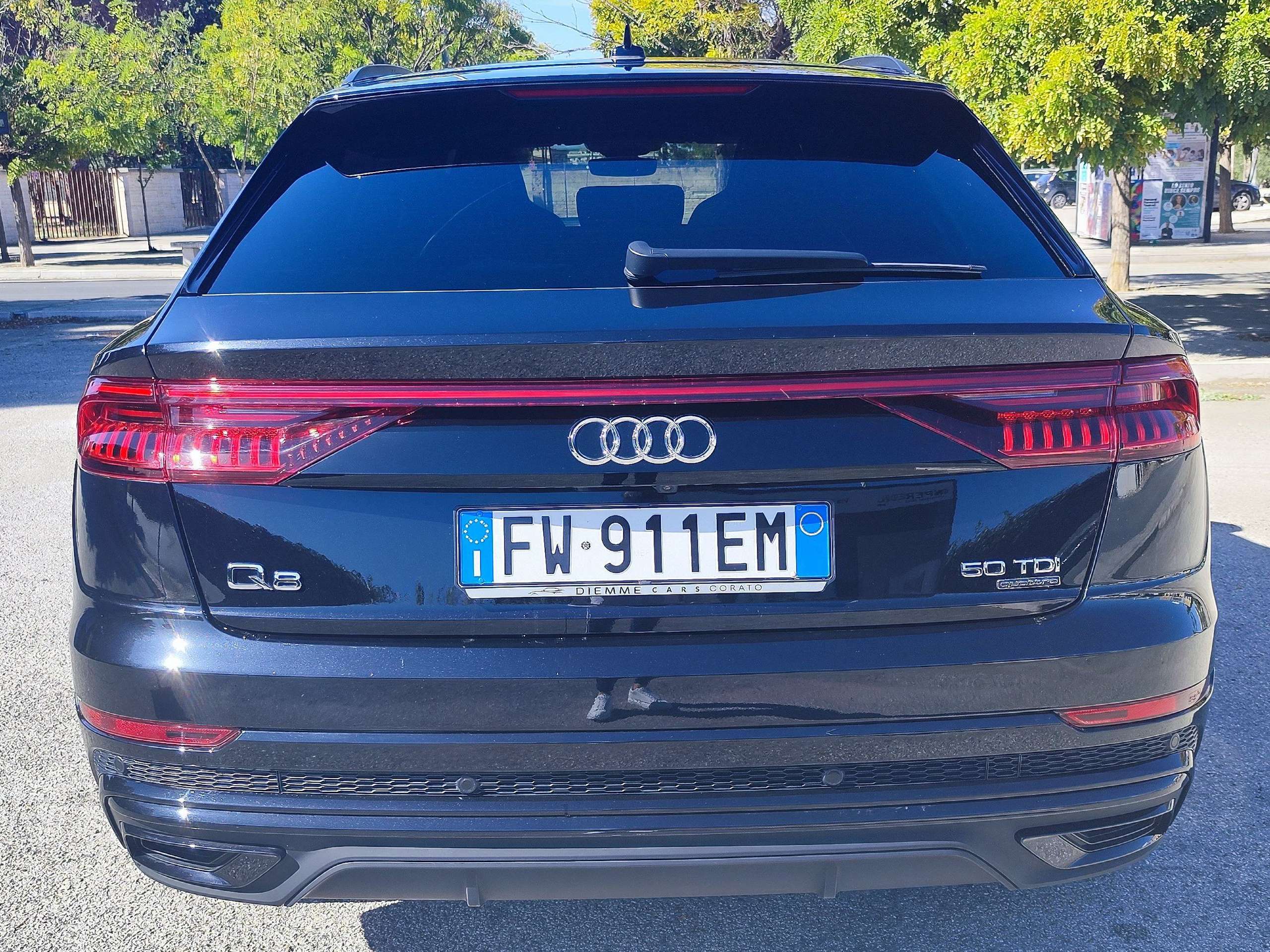 Audi - Q8