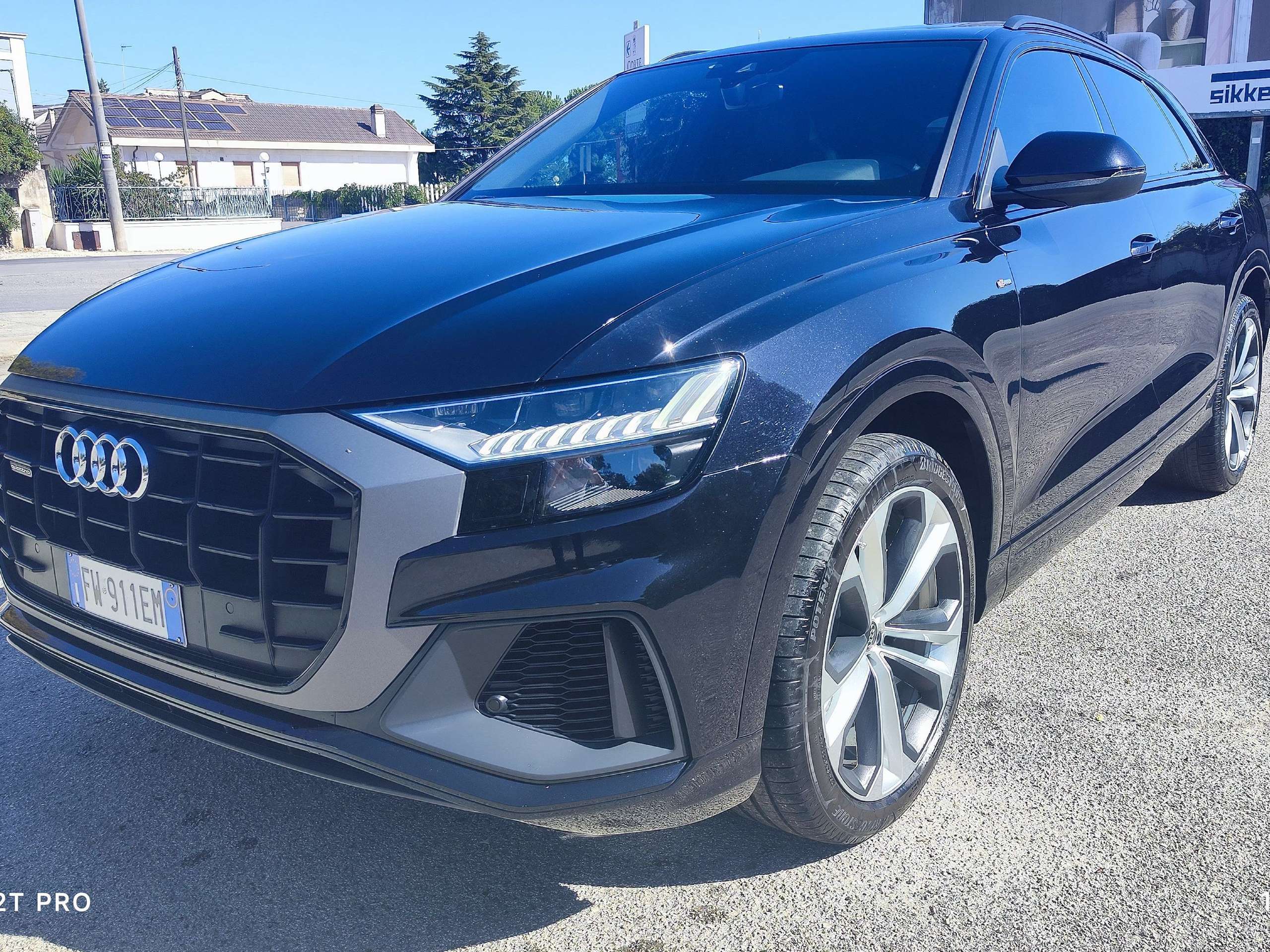 Audi - Q8