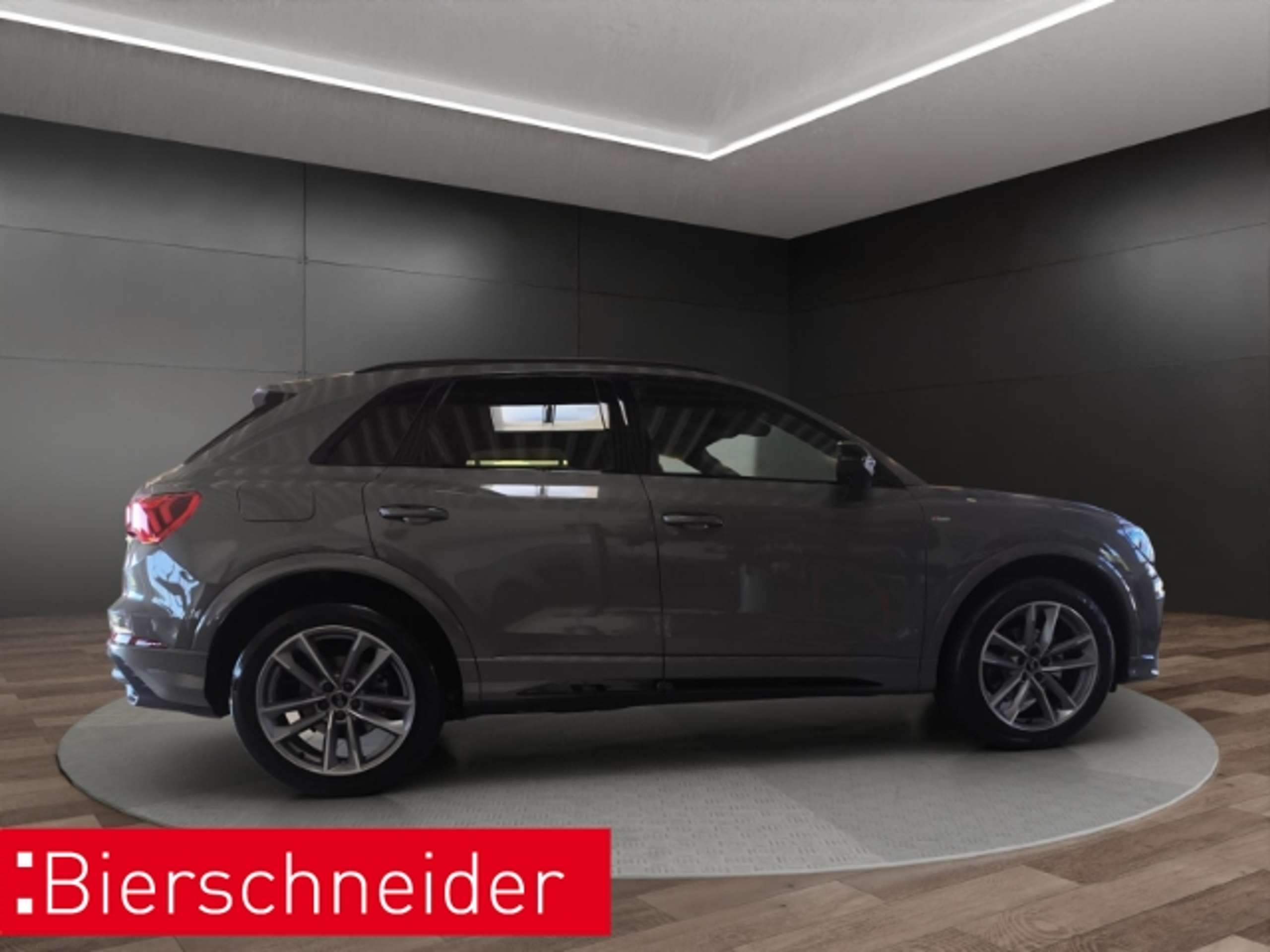 Audi - Q3