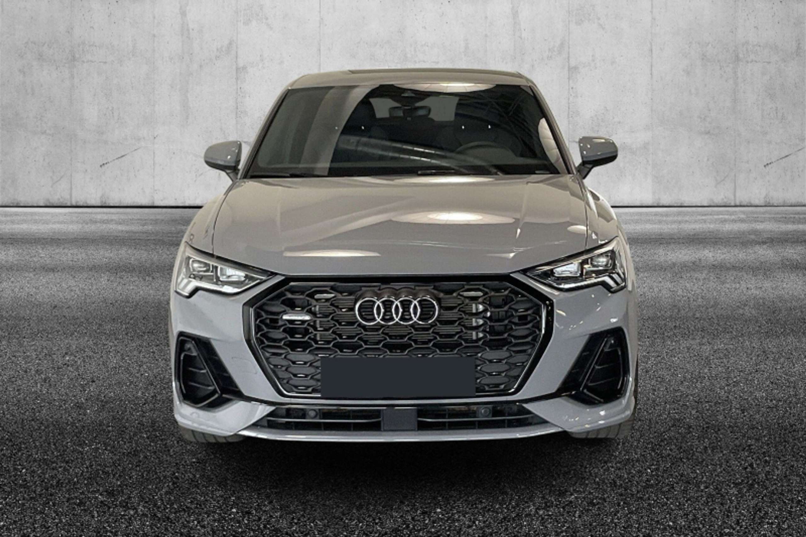 Audi - Q3