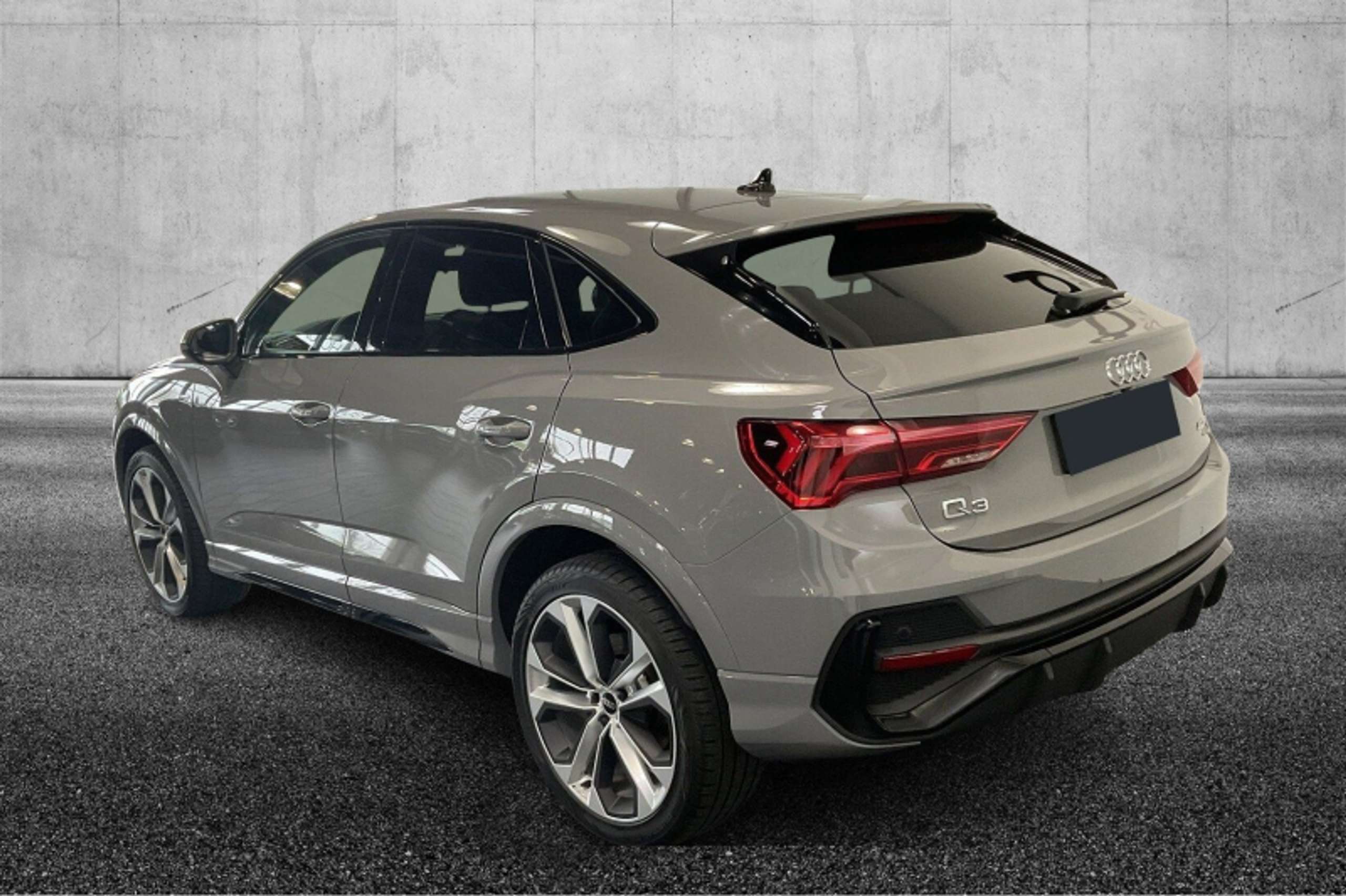 Audi - Q3