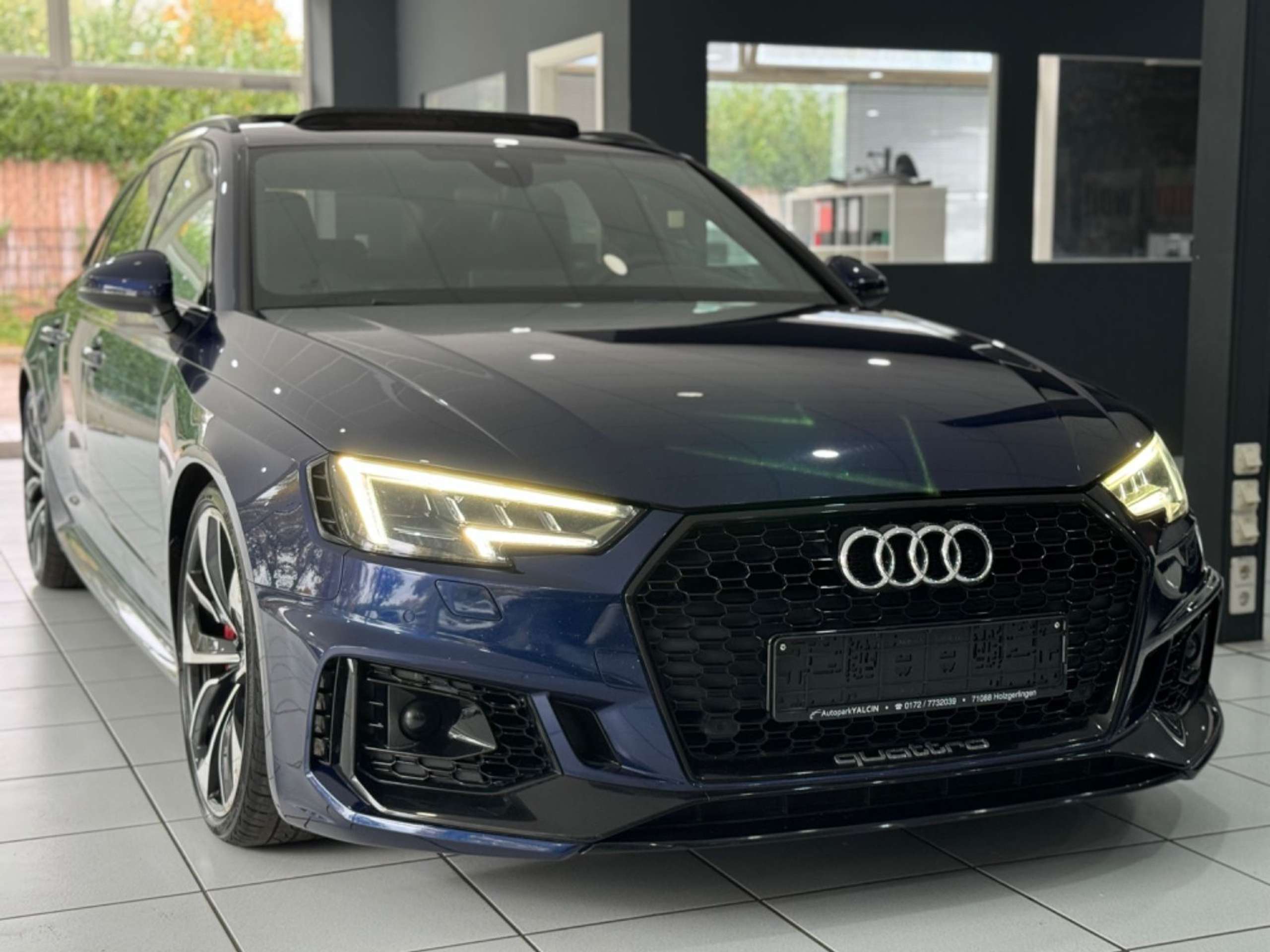 Audi - RS4