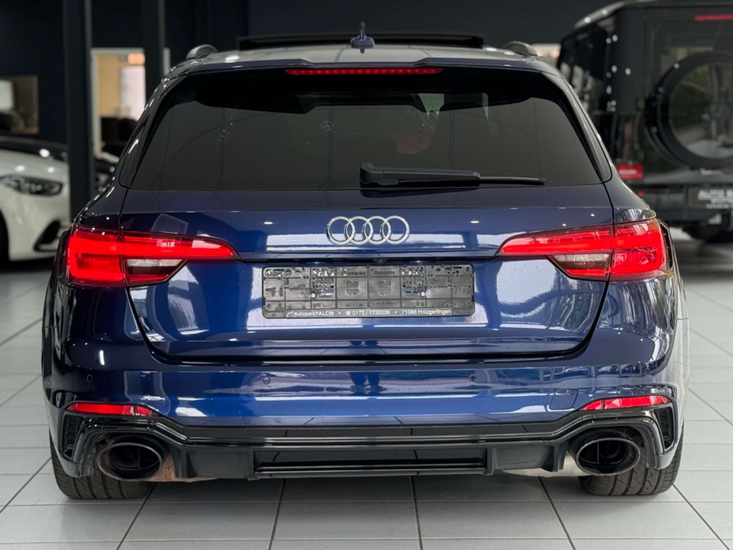 Audi - RS4