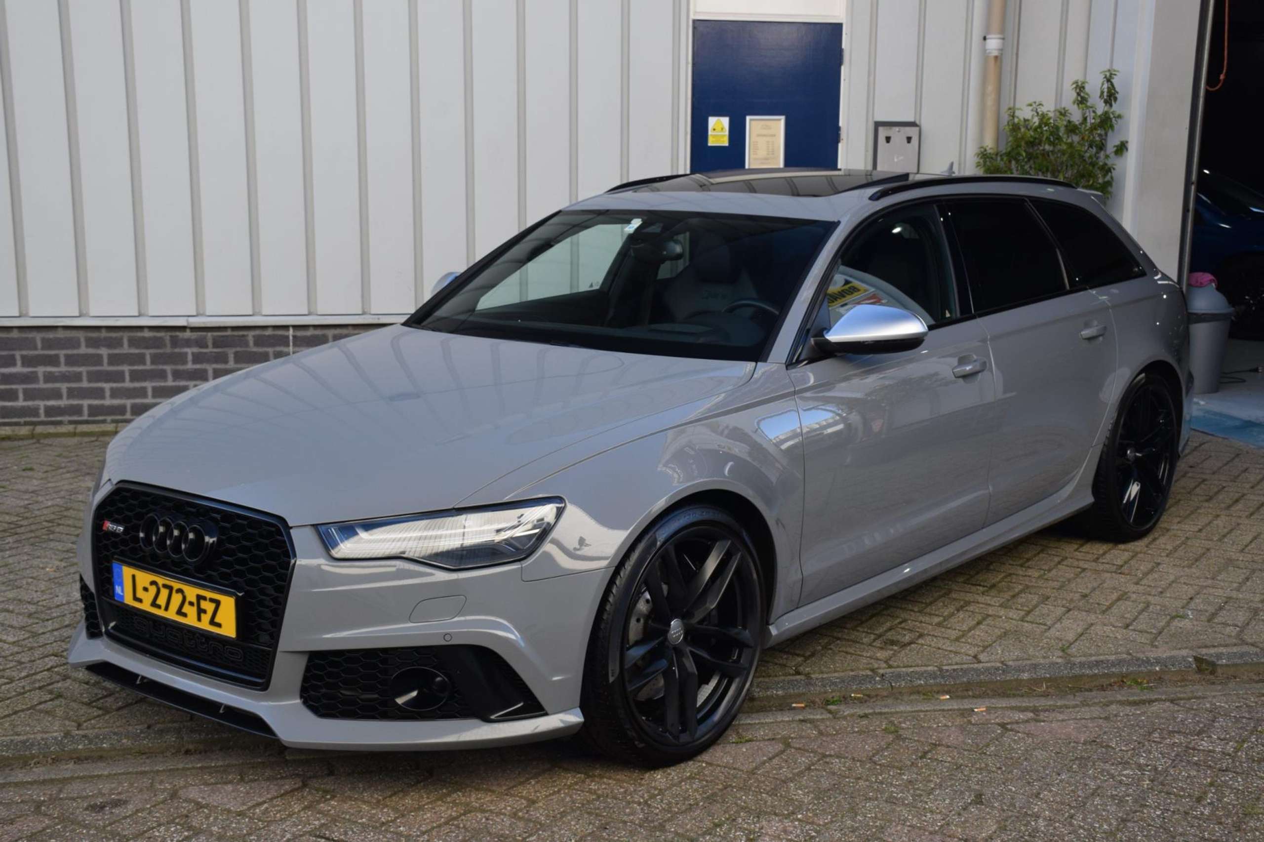 Audi - RS6