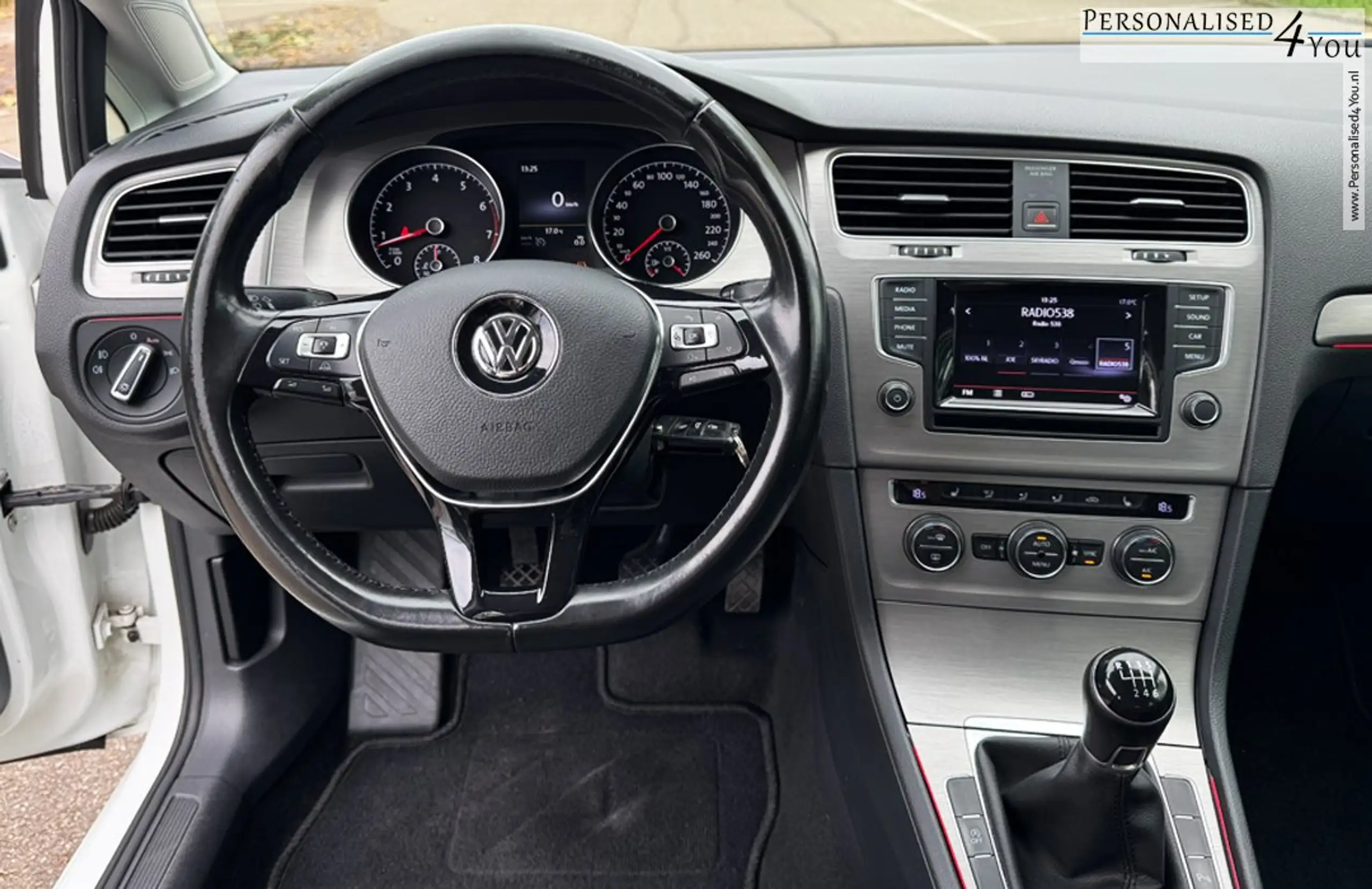 Volkswagen - Golf