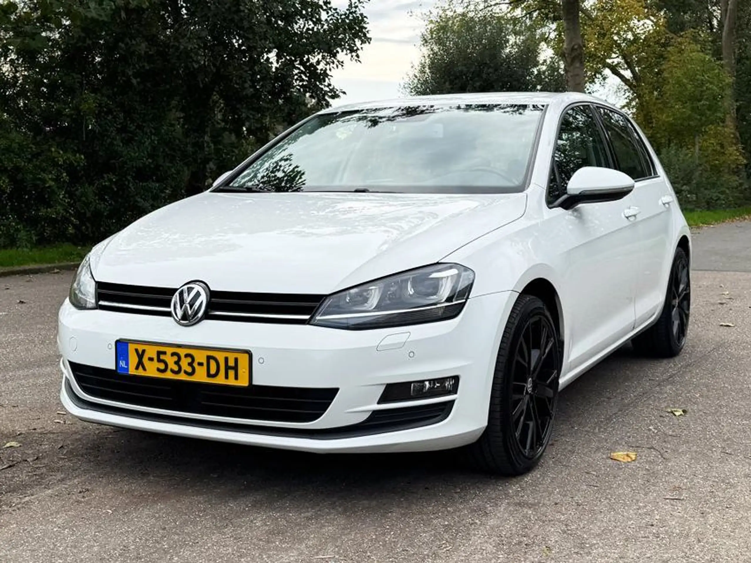 Volkswagen - Golf