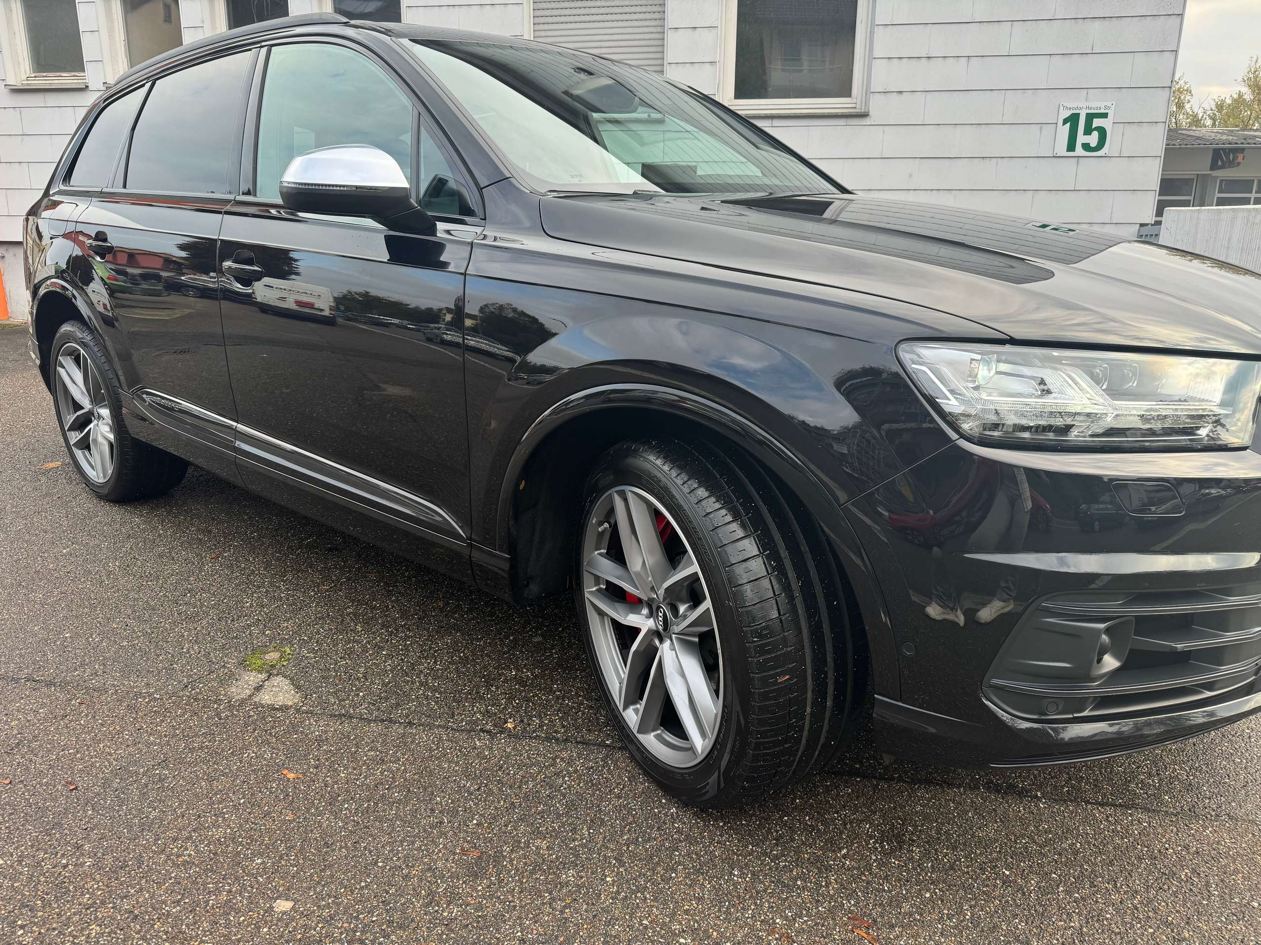 Audi - SQ7