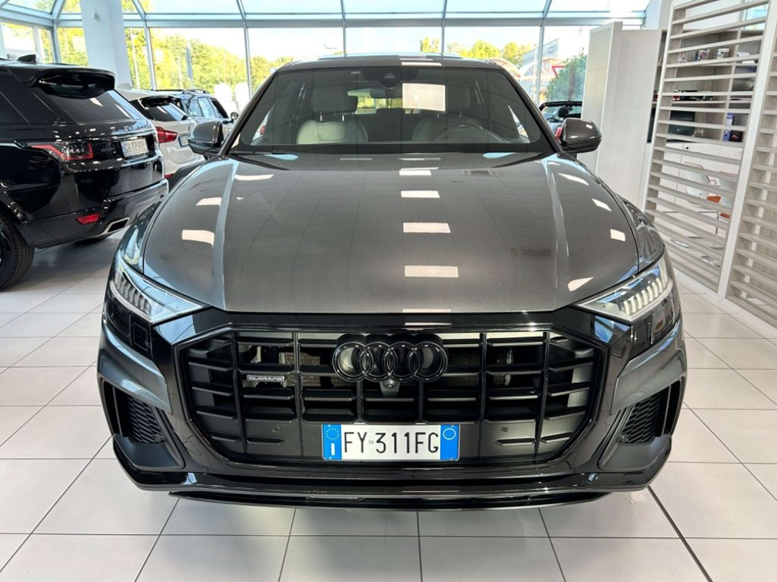 Audi - Q8