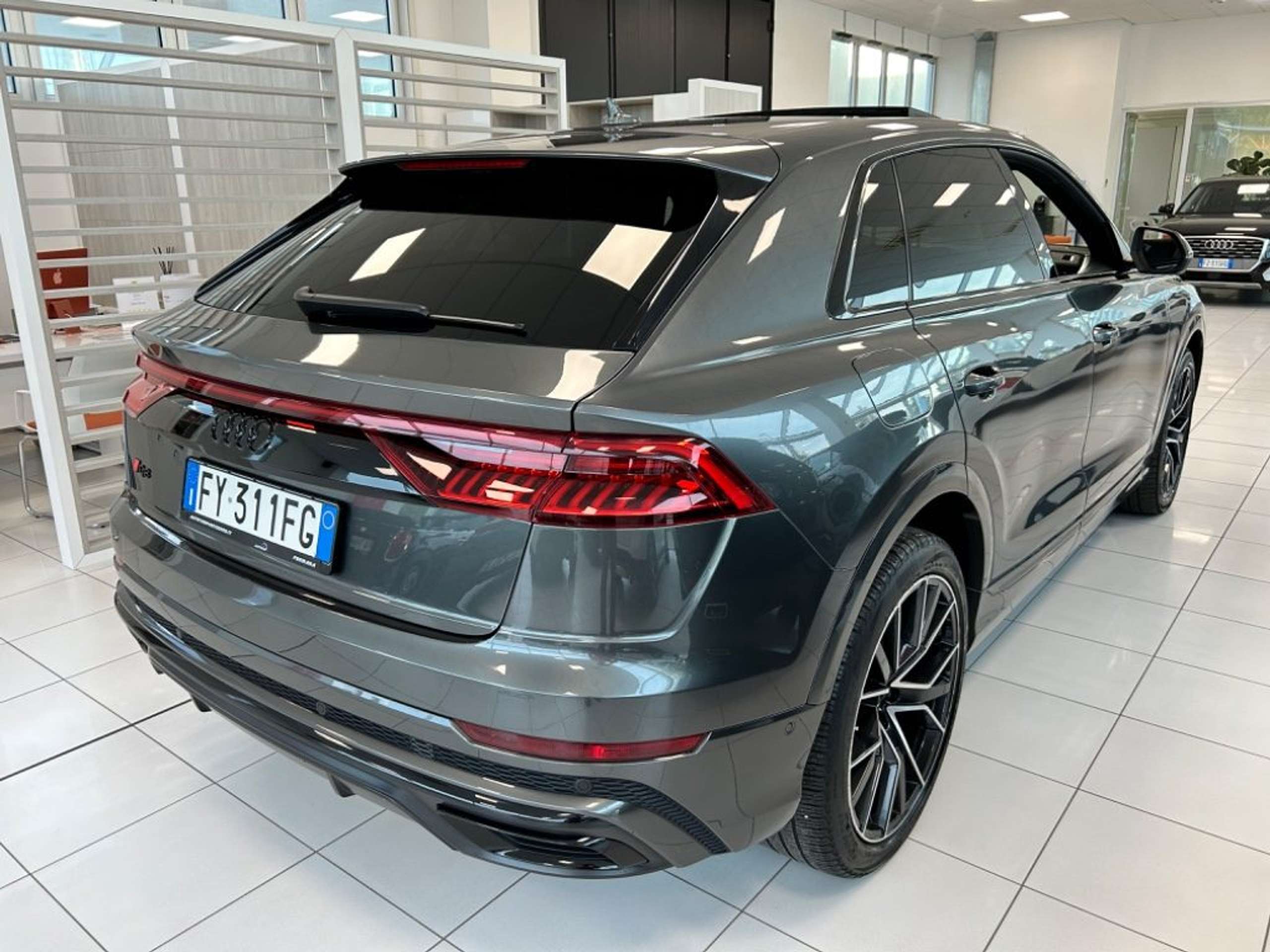 Audi - Q8