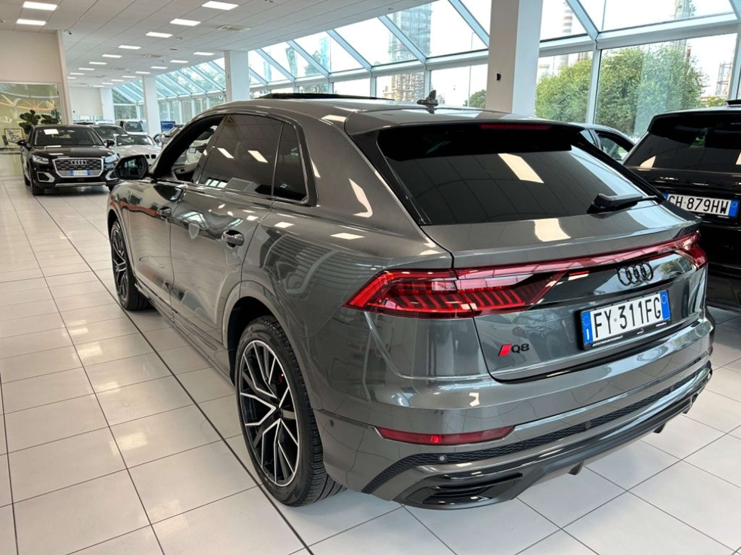 Audi - Q8