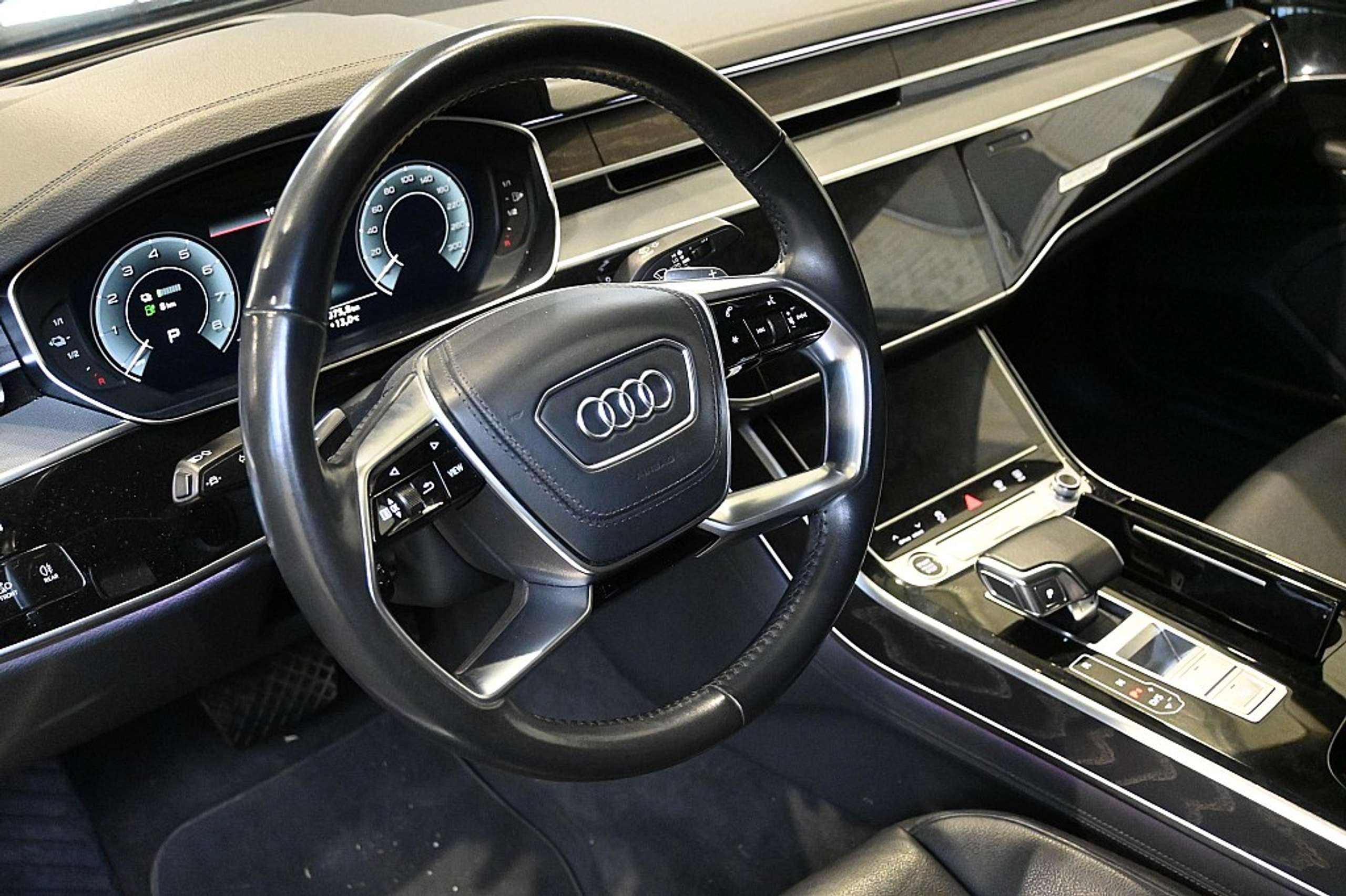 Audi - A8