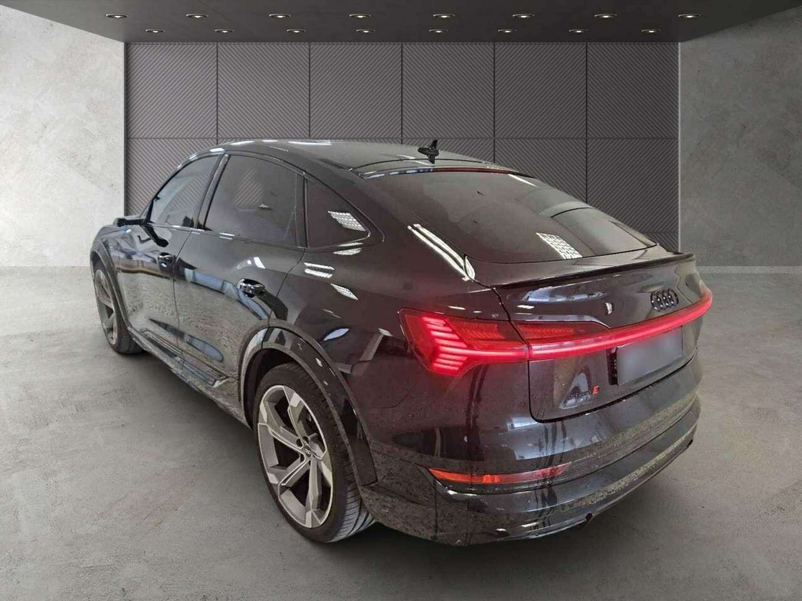 Audi - e-tron