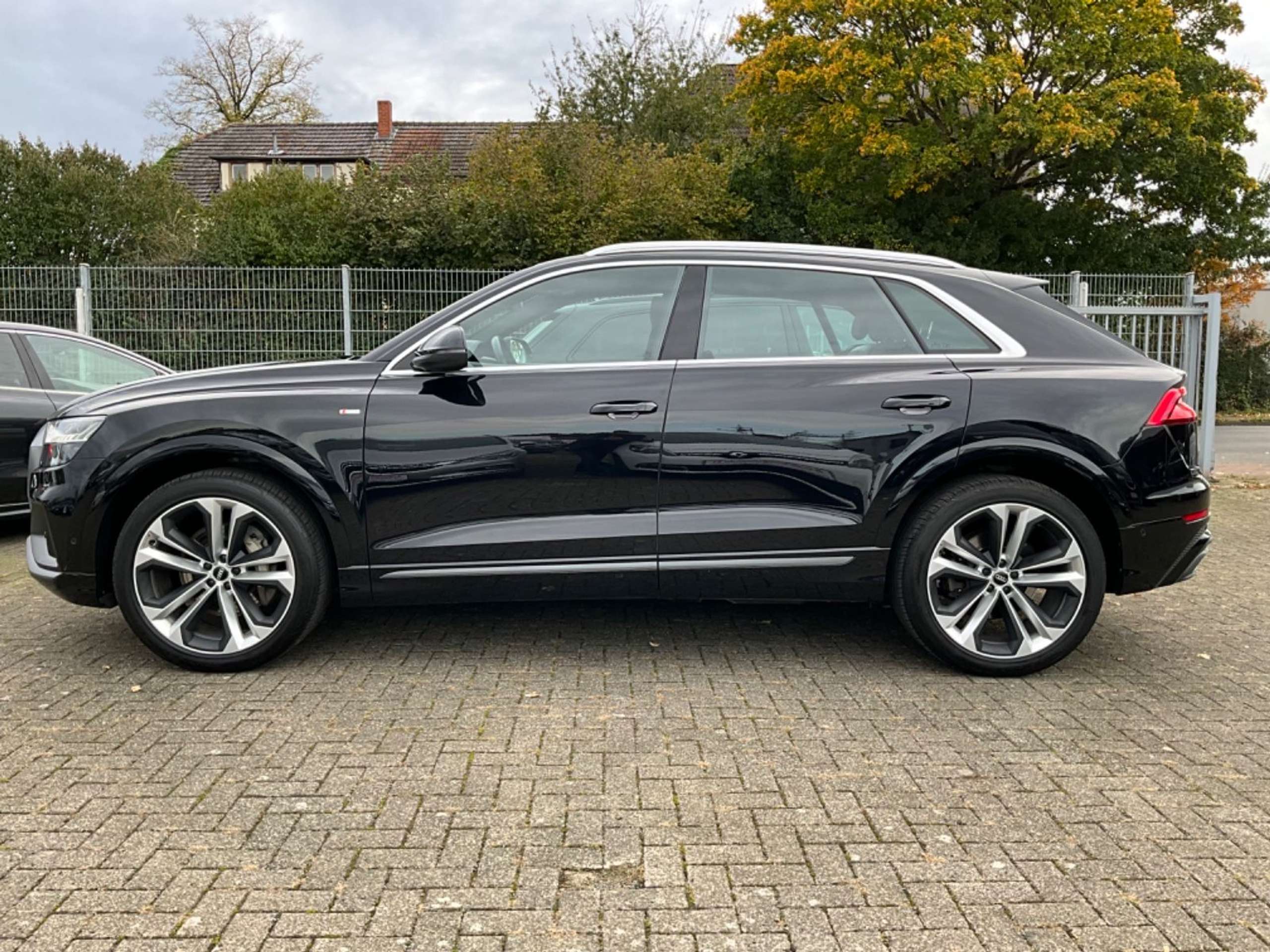 Audi - Q8