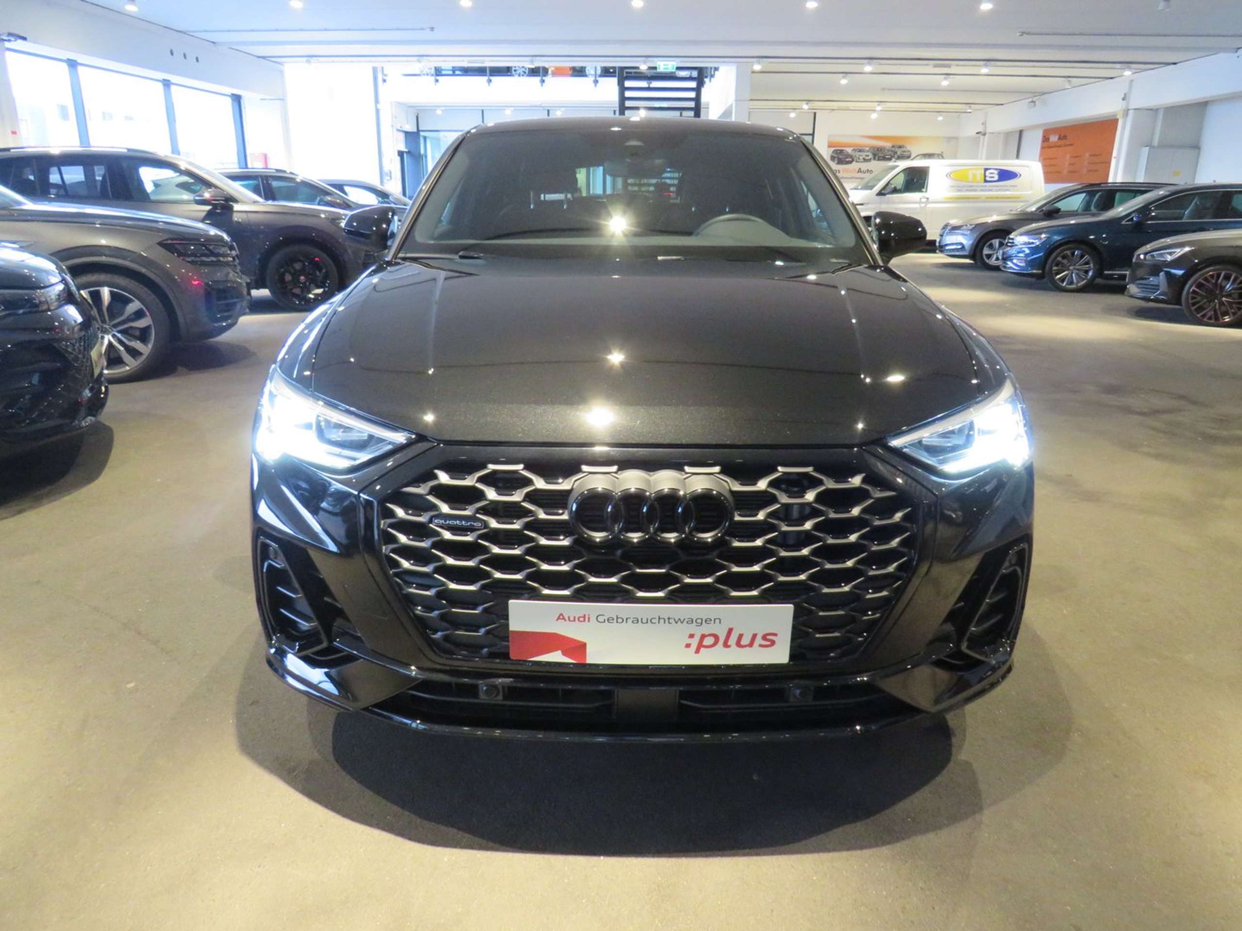 Audi - Q3