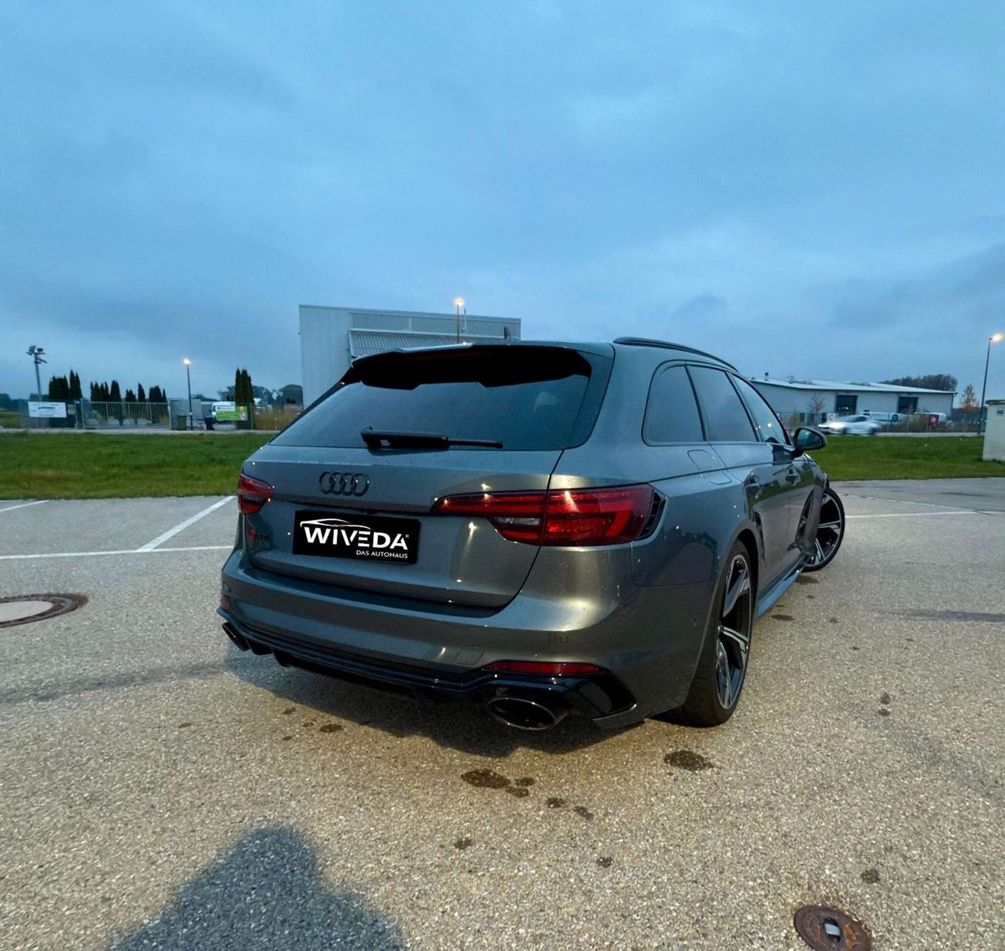 Audi - RS4