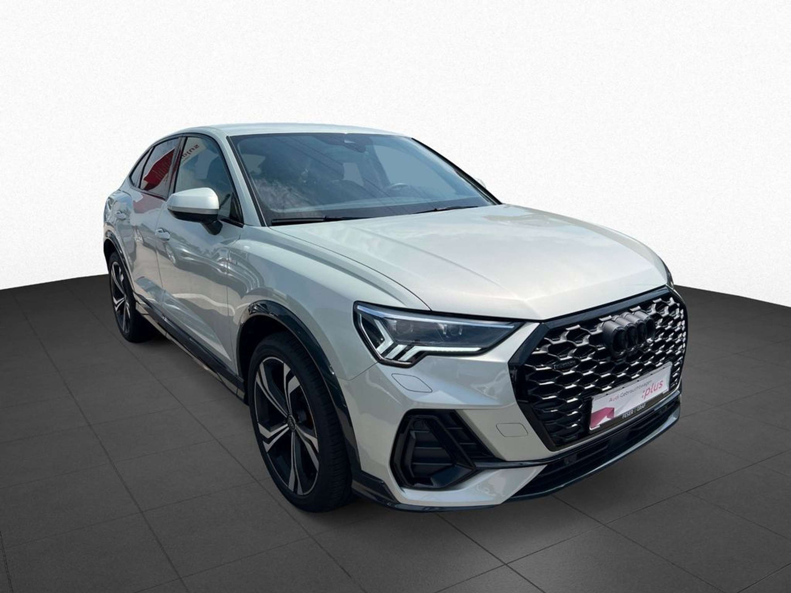 Audi - Q3