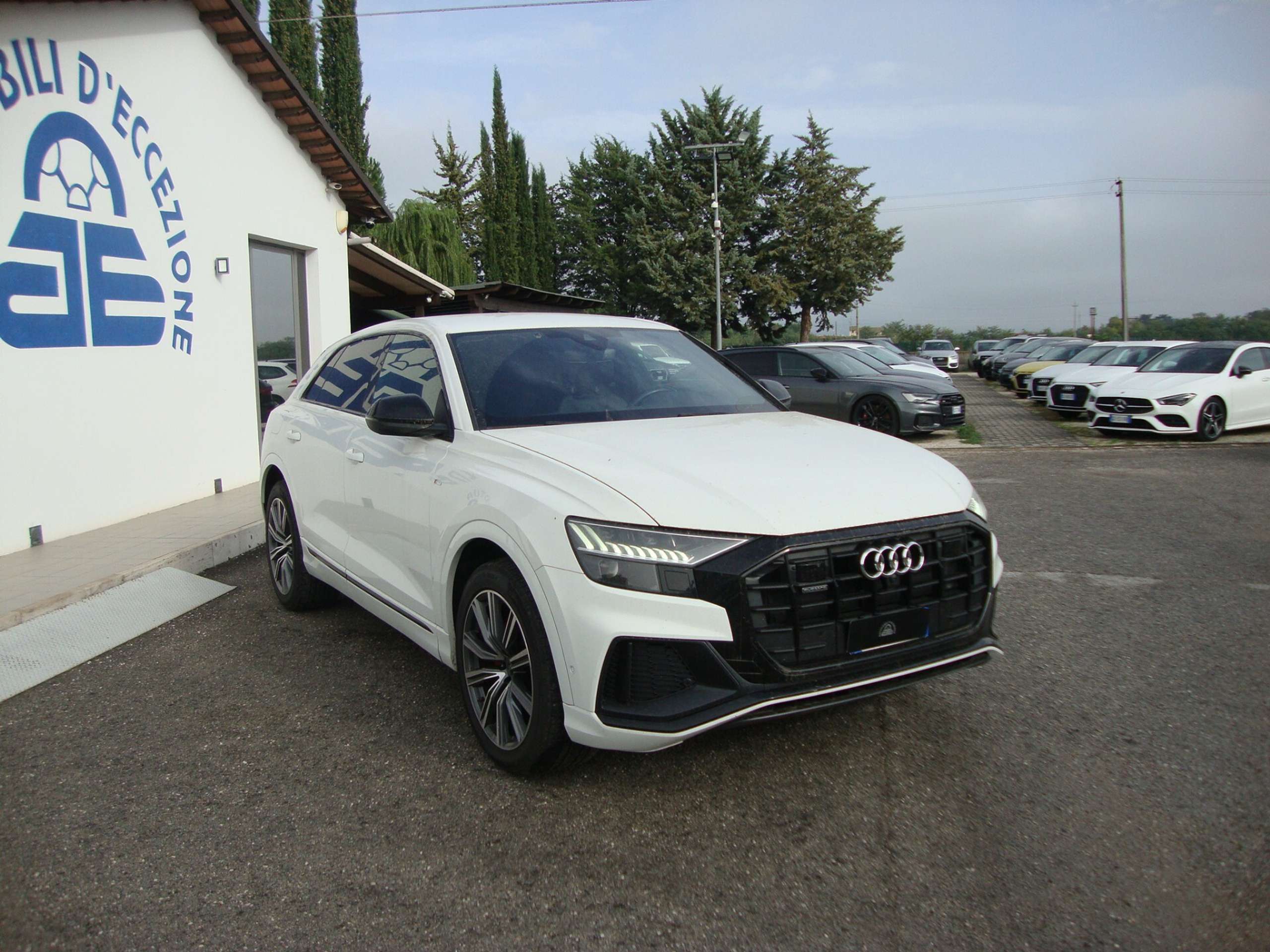 Audi - Q8