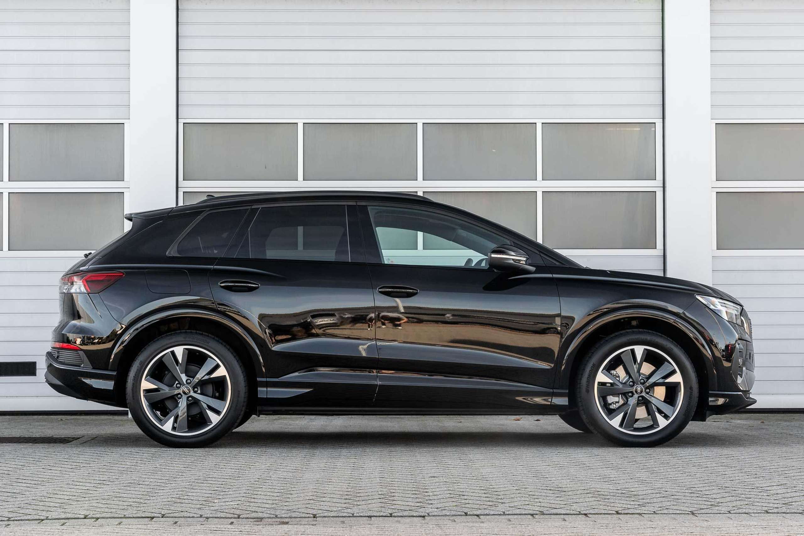 Audi - Q4 e-tron