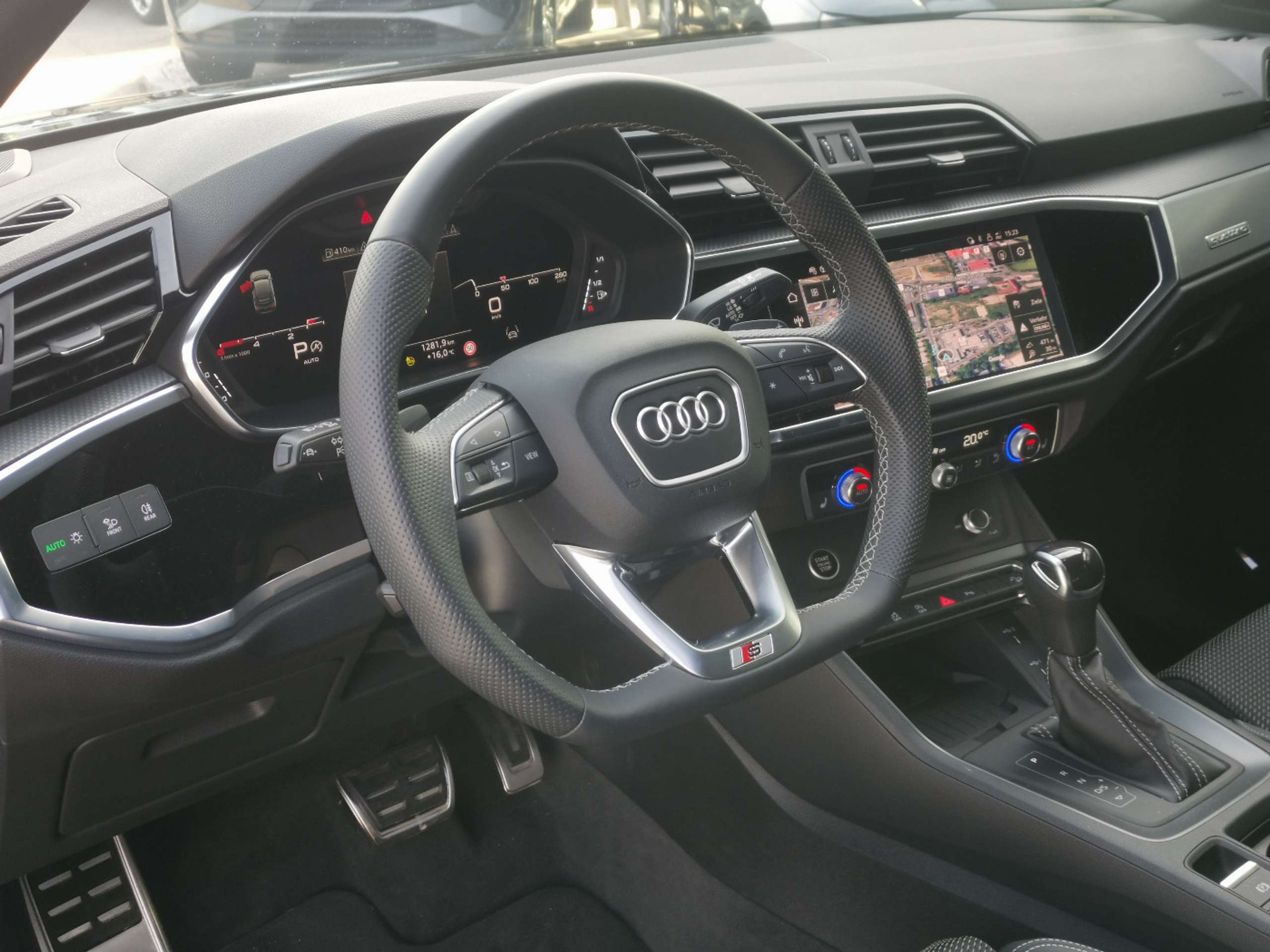 Audi - Q3