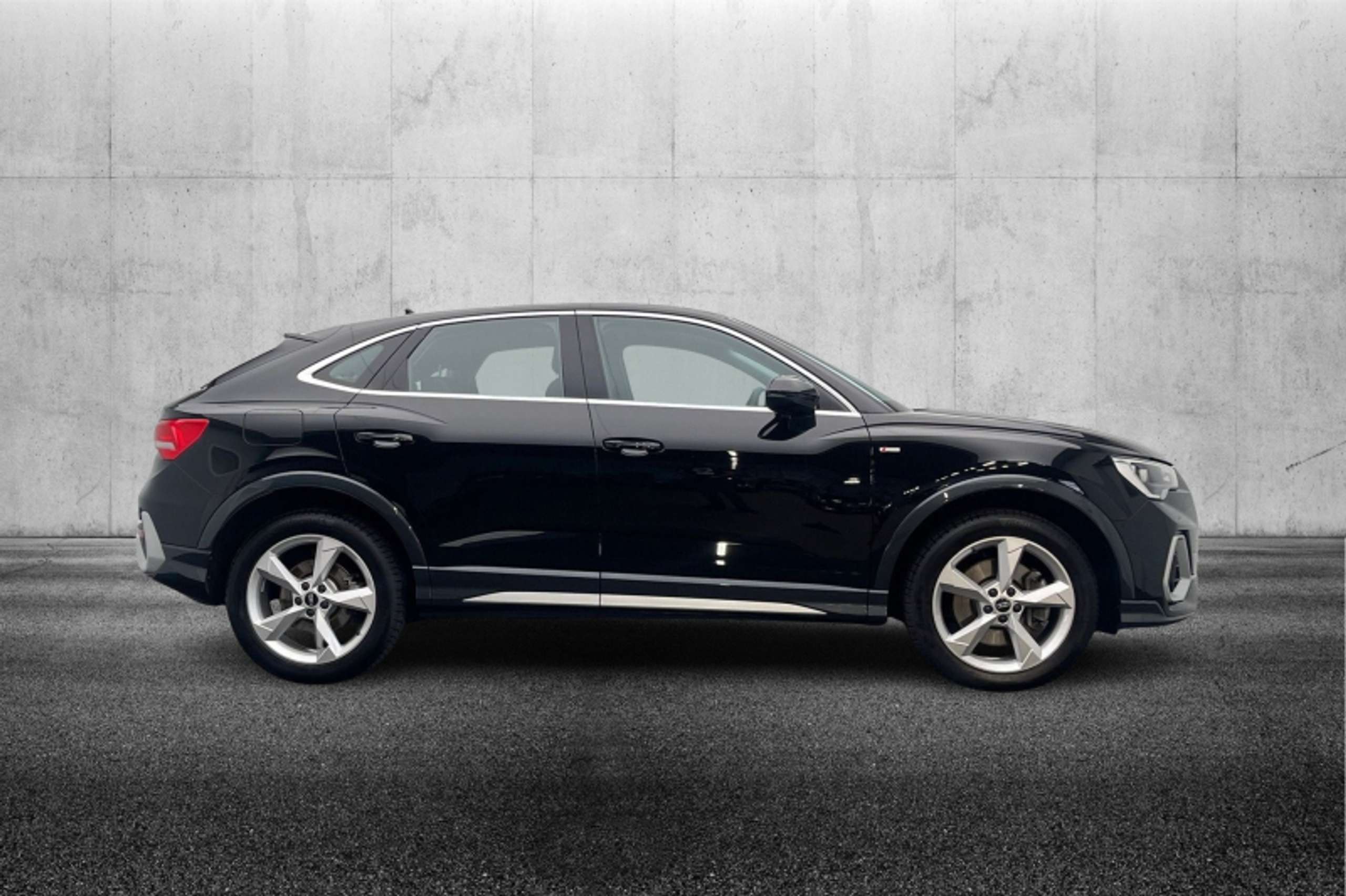 Audi - Q3