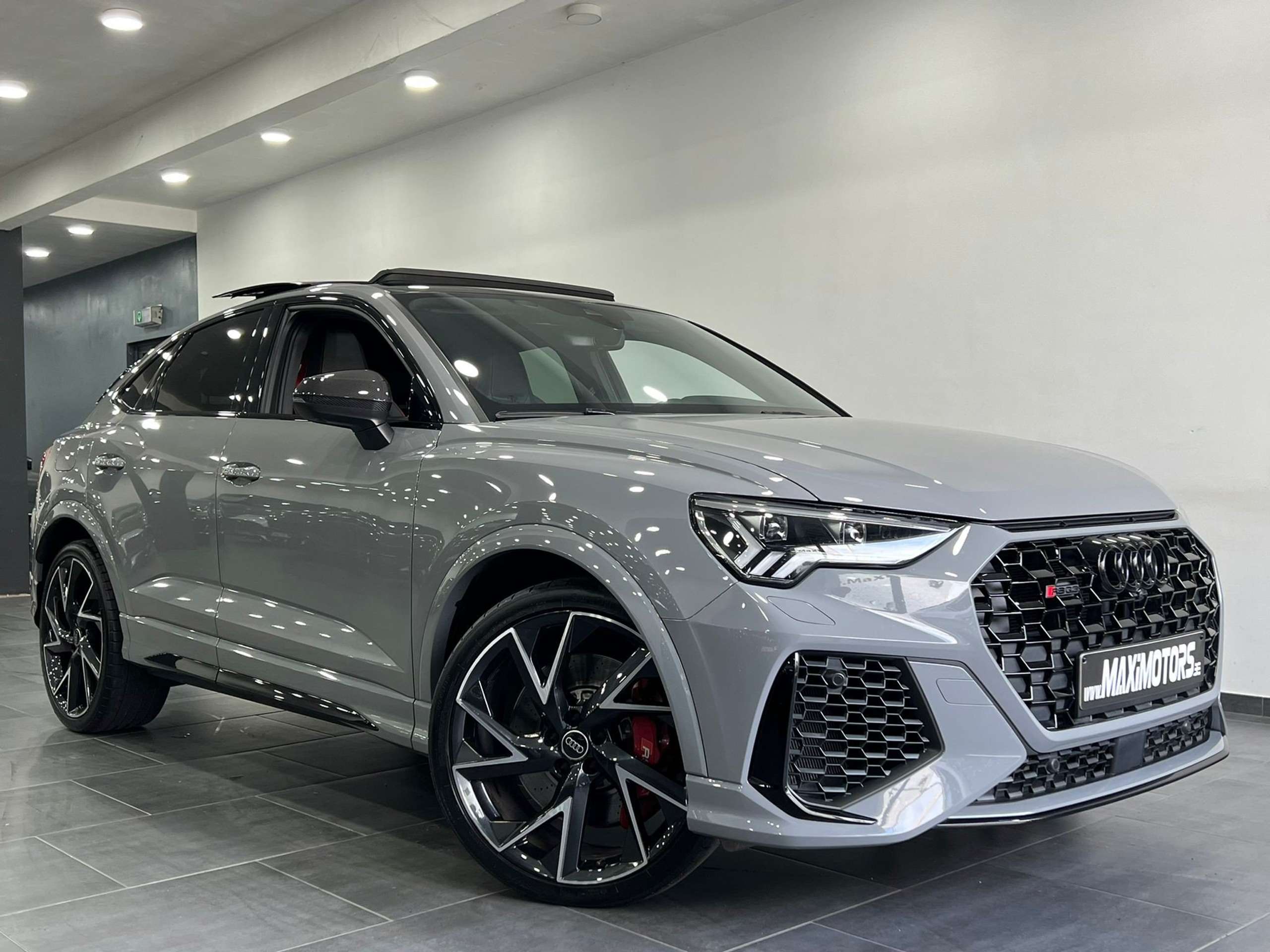 Audi - RS Q3