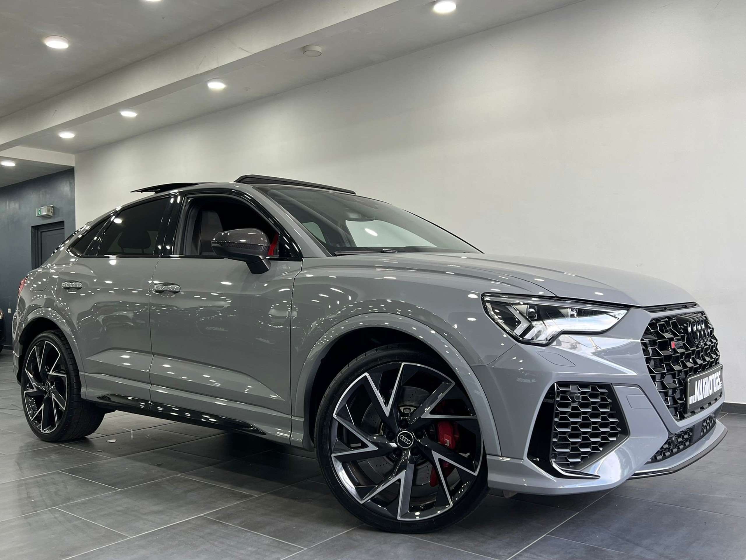 Audi - RS Q3