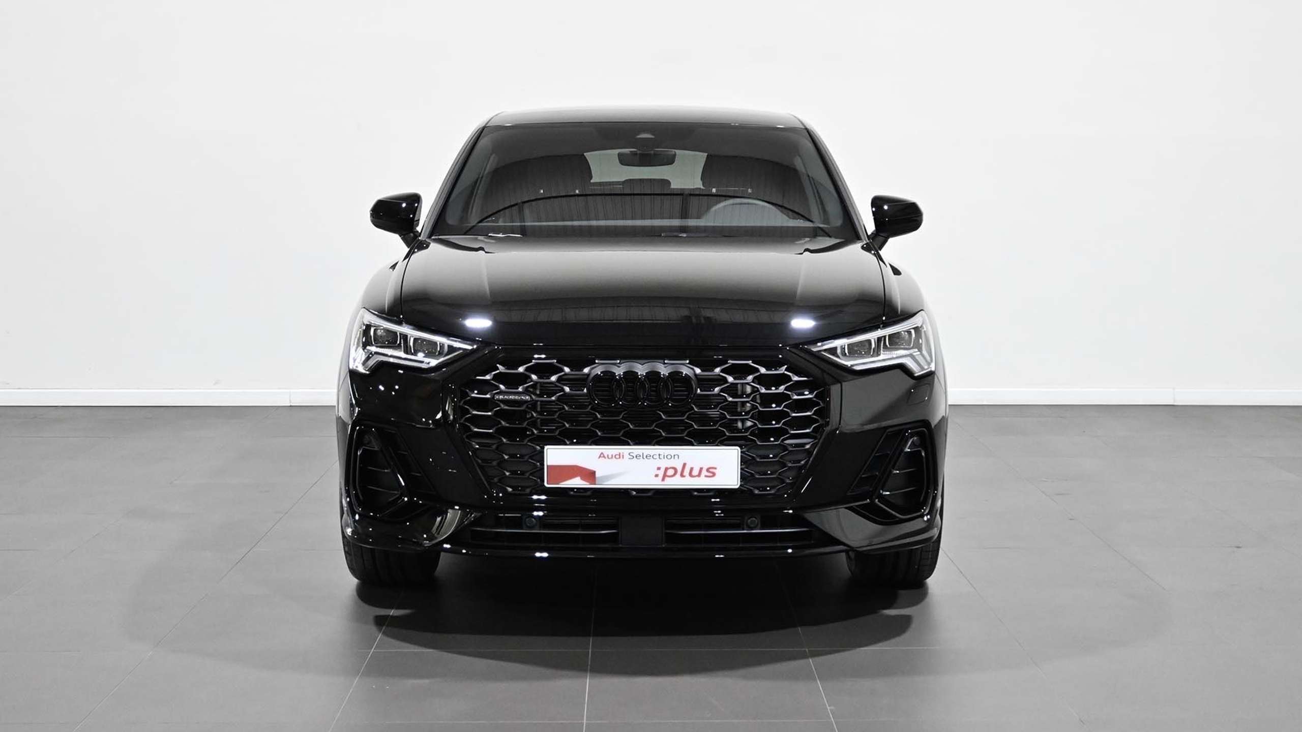 Audi - Q3