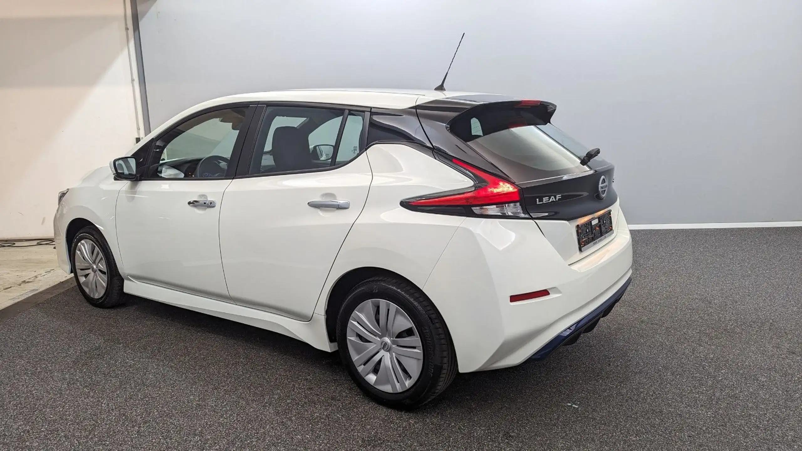 Nissan - Leaf