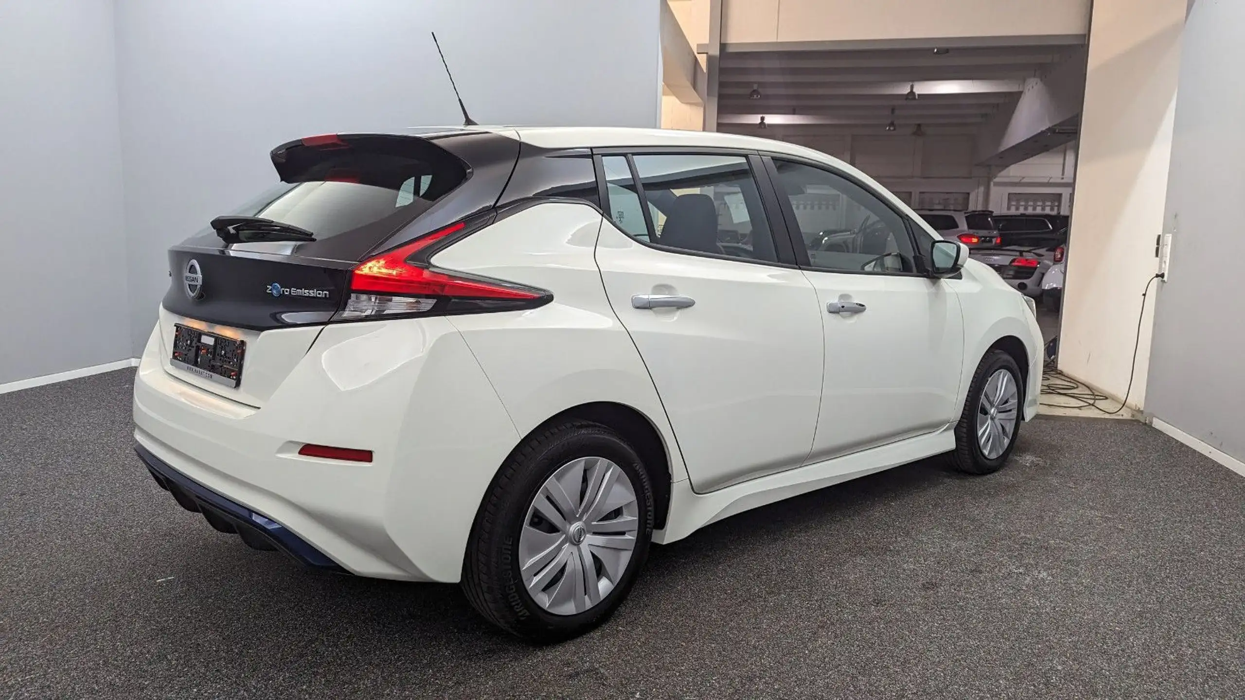 Nissan - Leaf